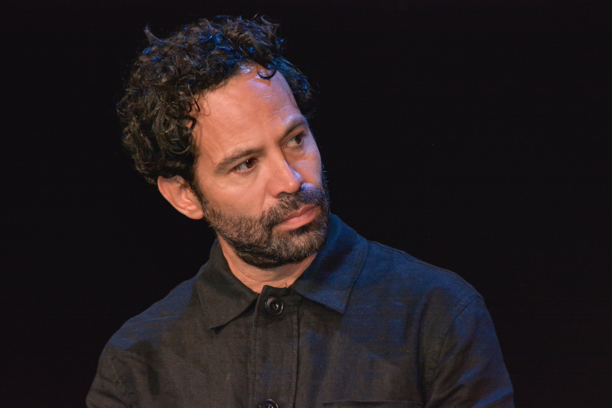 Mauricio Isaac, el actor que interpreta a La Calavera en Las Muertas de Netflix