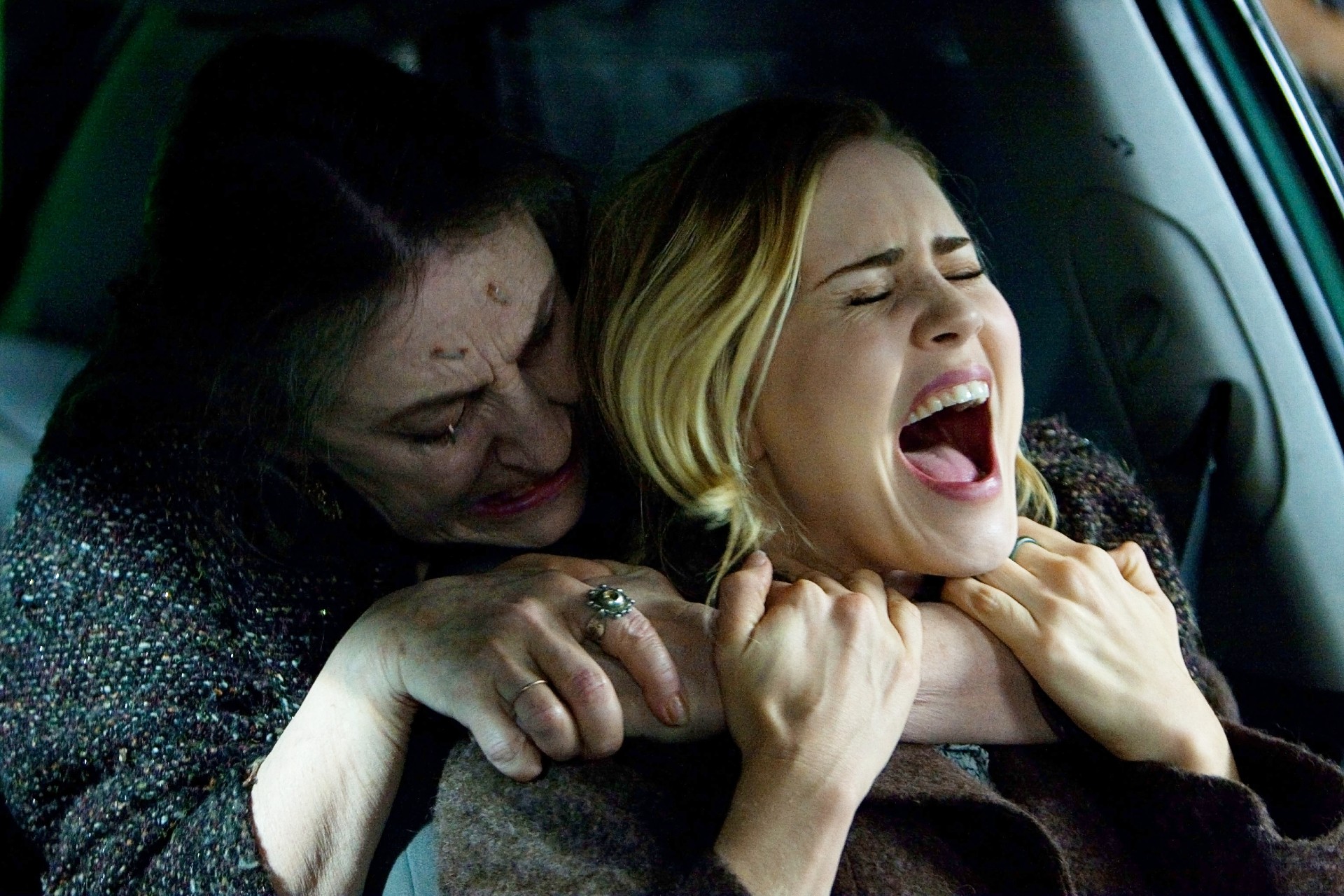 Lorna Raver, Alison Lohman in Drag Me to Hell