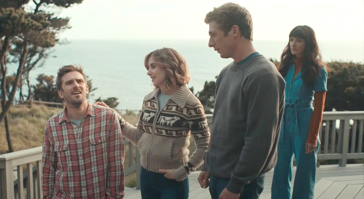 Dan Stevens, Alison Brie, Jeremy Allen White, Sheila Vand in The Rental