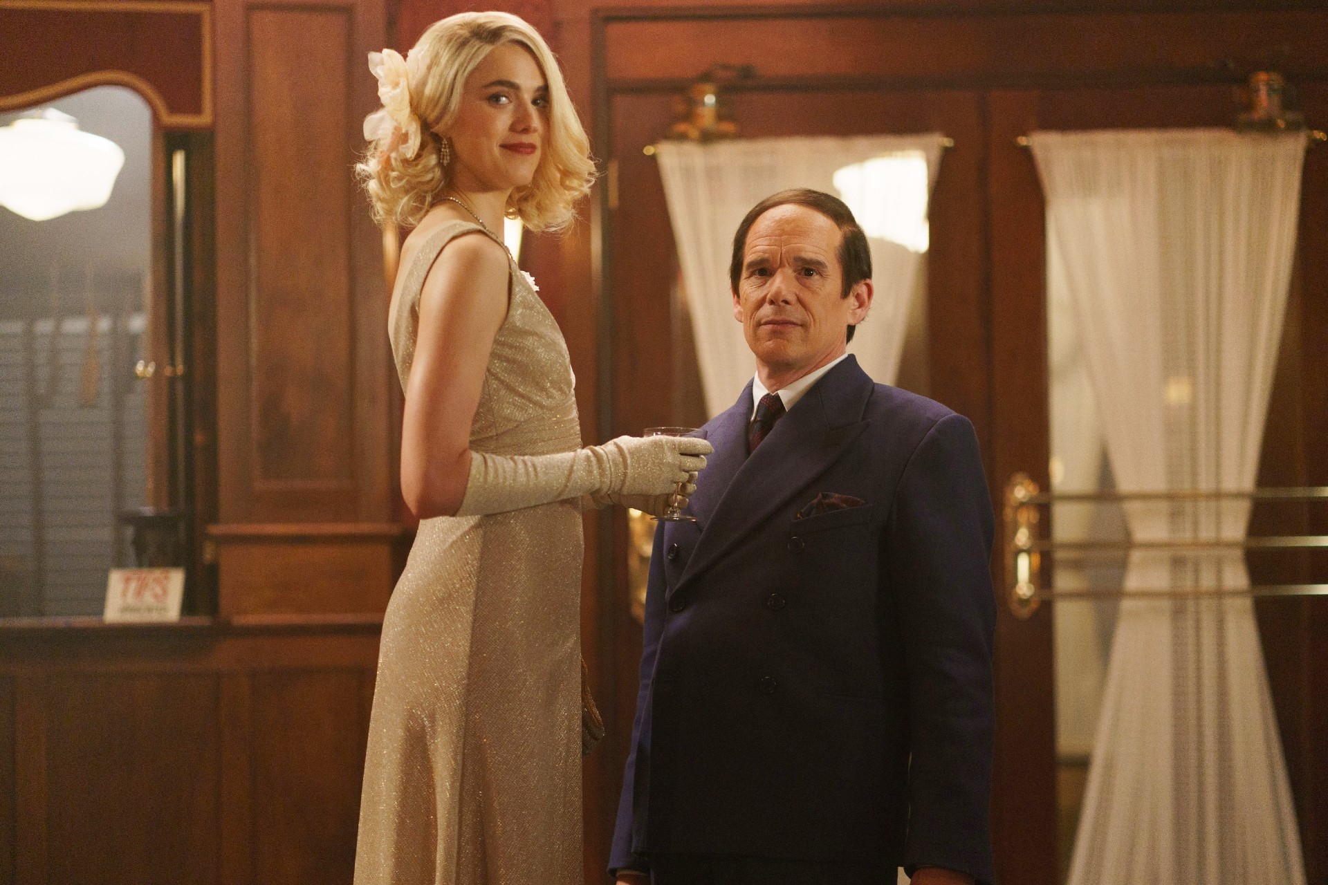 Margaret Qualley and Ethan Hawke in Blue Moon