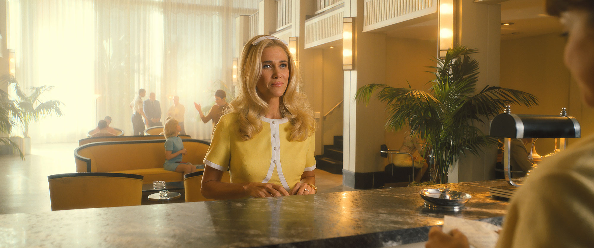 Feature Kristen Wiig Palm Royale Apple TV 2