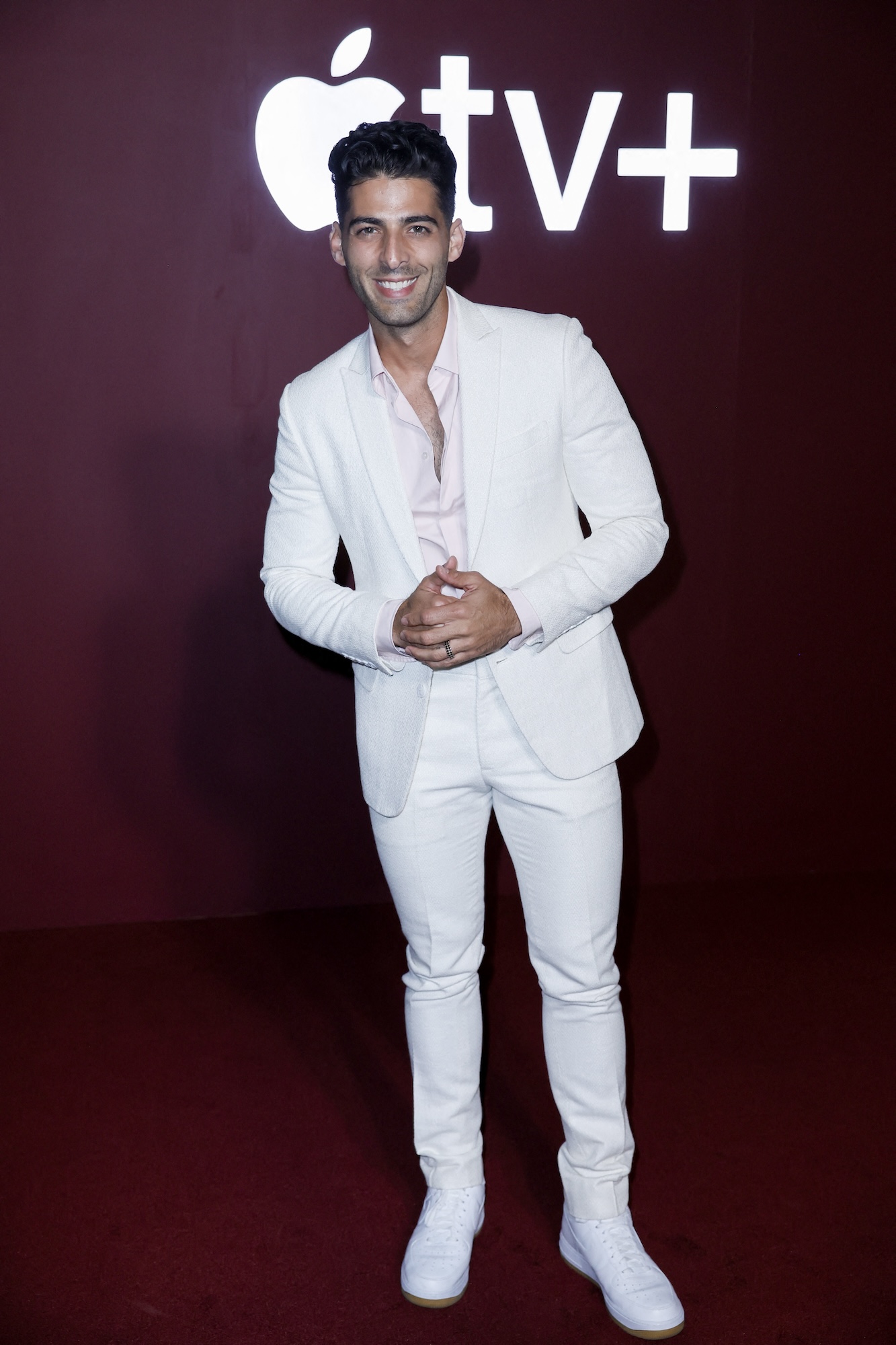 Jason Canela interpreta a Eddie en Palm Royale.