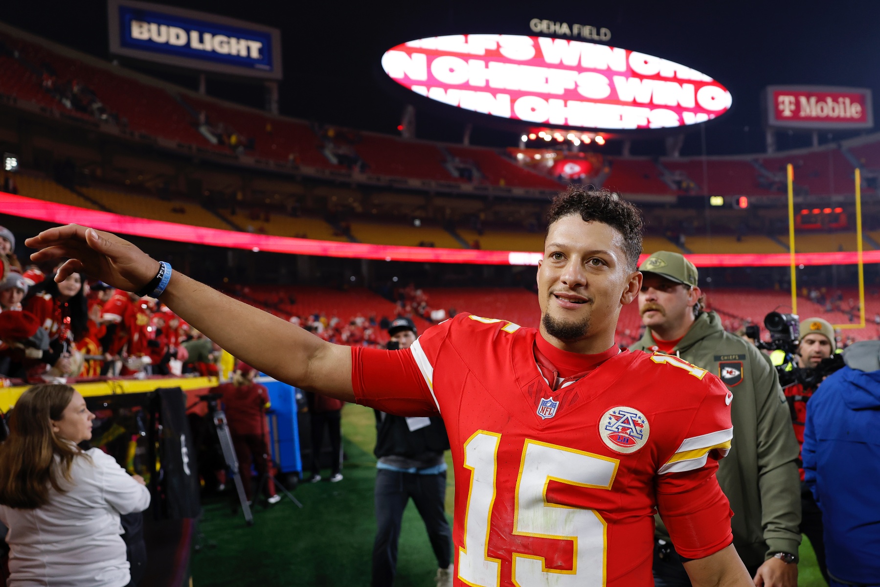 Patrick Mahomes Puts Ketchup on His Turkey for Thanksgiving and People Are Losing Their Minds