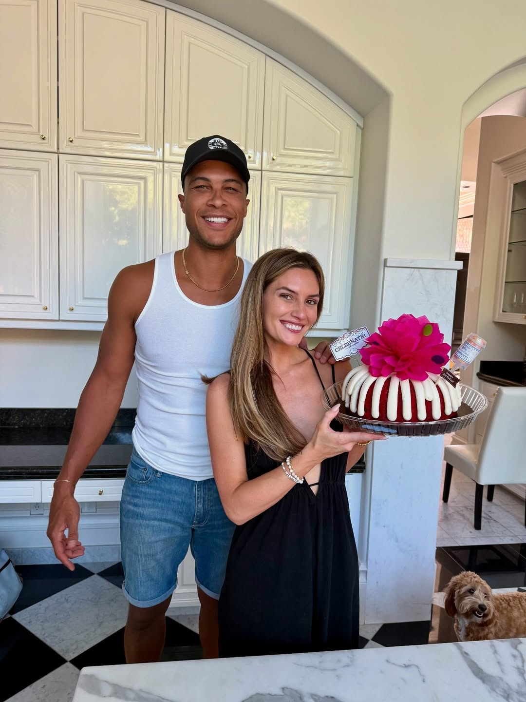 Dale Moss, Kat Izzo