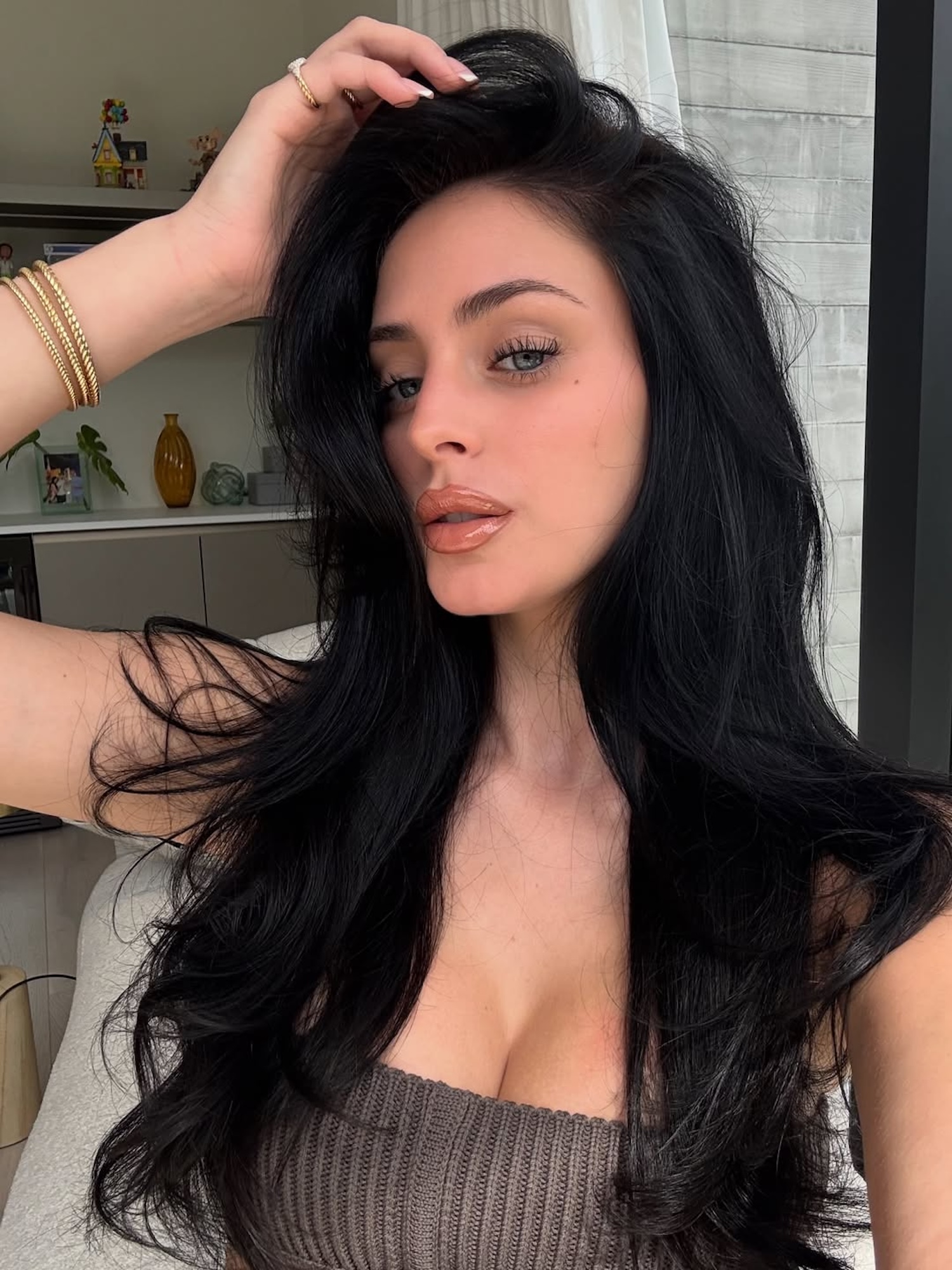 Who Is Camilla Araujo? 5 Facts About the OnlyFans Model Who Was Recognized by Kids in Viral Video