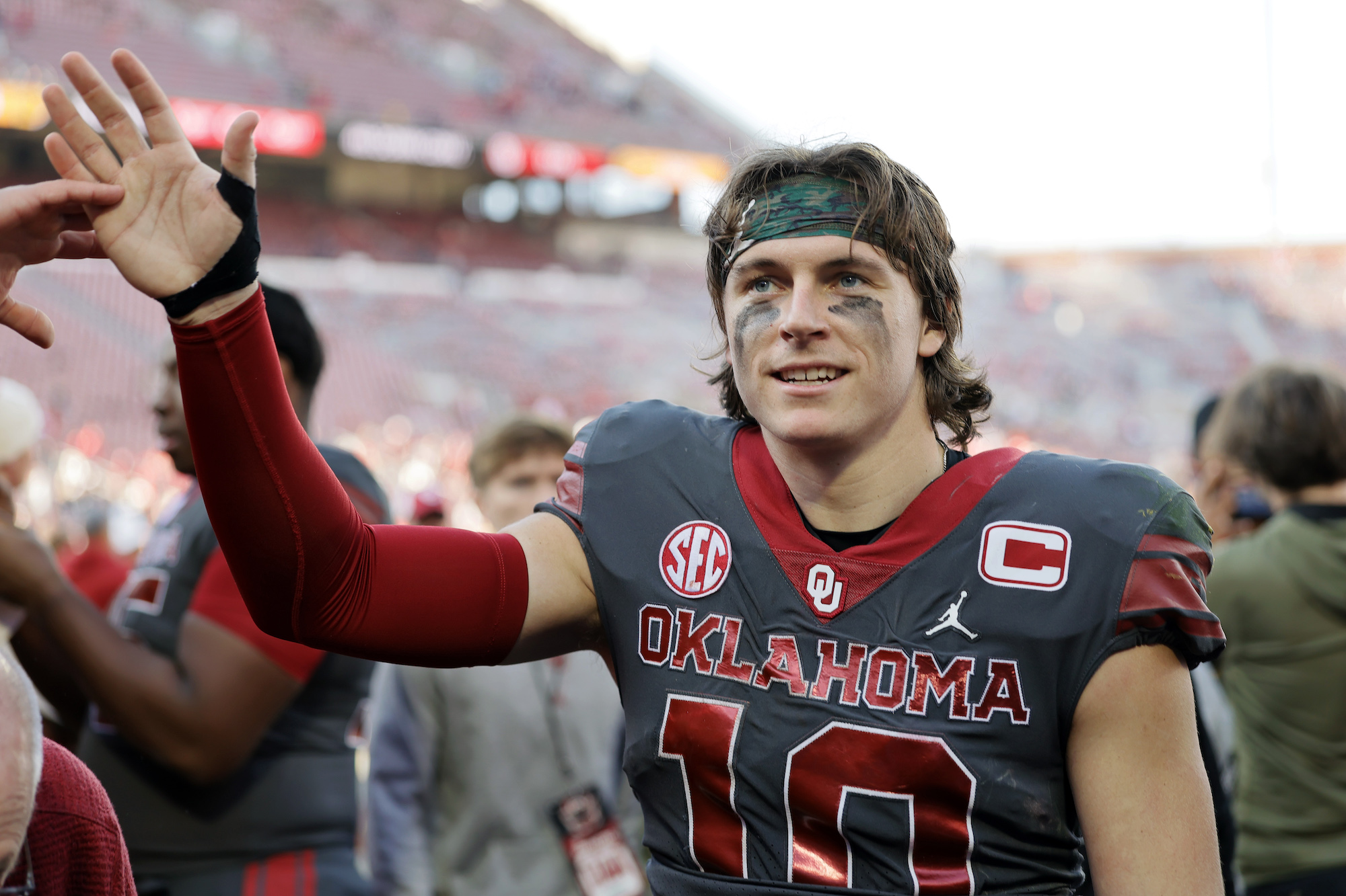 GettyImages-2247398295 John Mateer November 2025.jpg