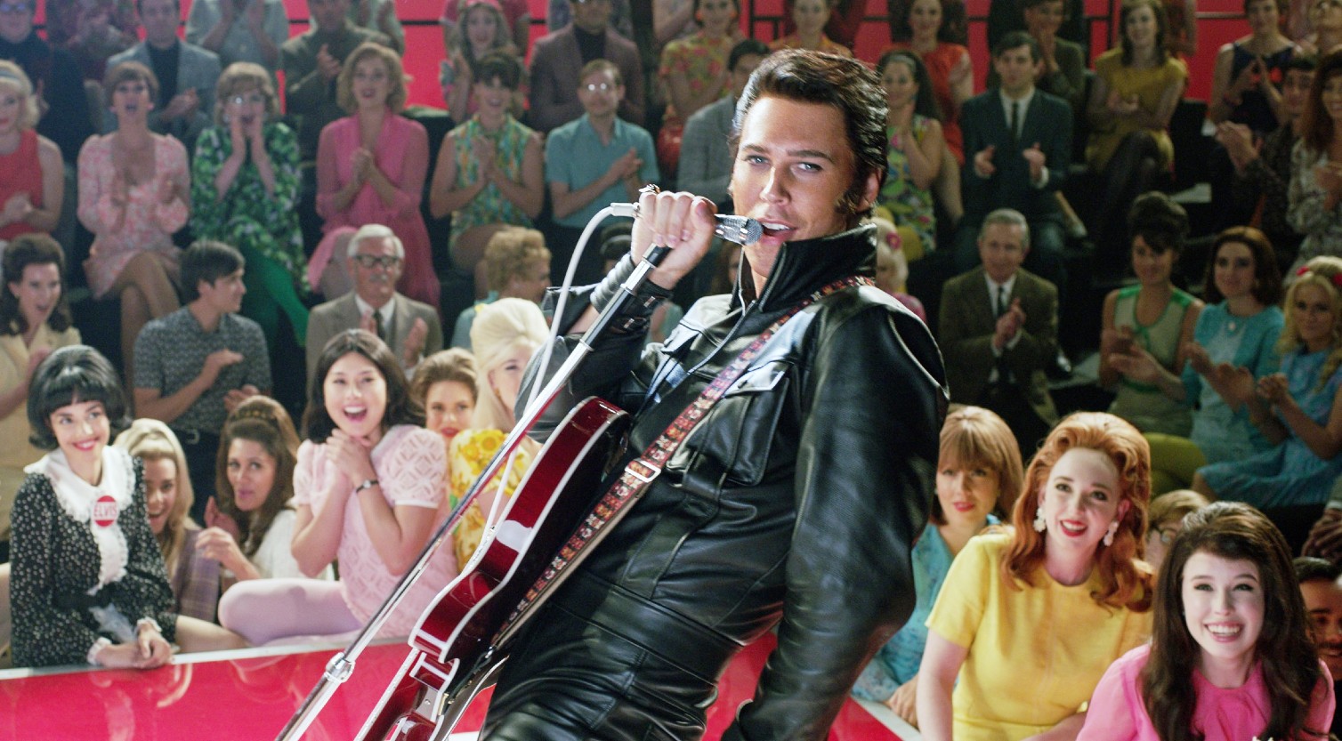 Austin Butler in Elvis