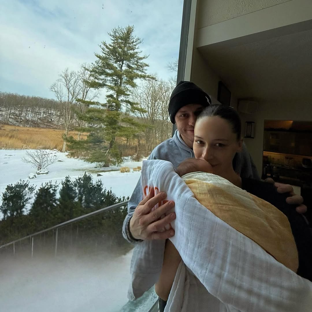 Pete Davidson and Elsie Hewitt