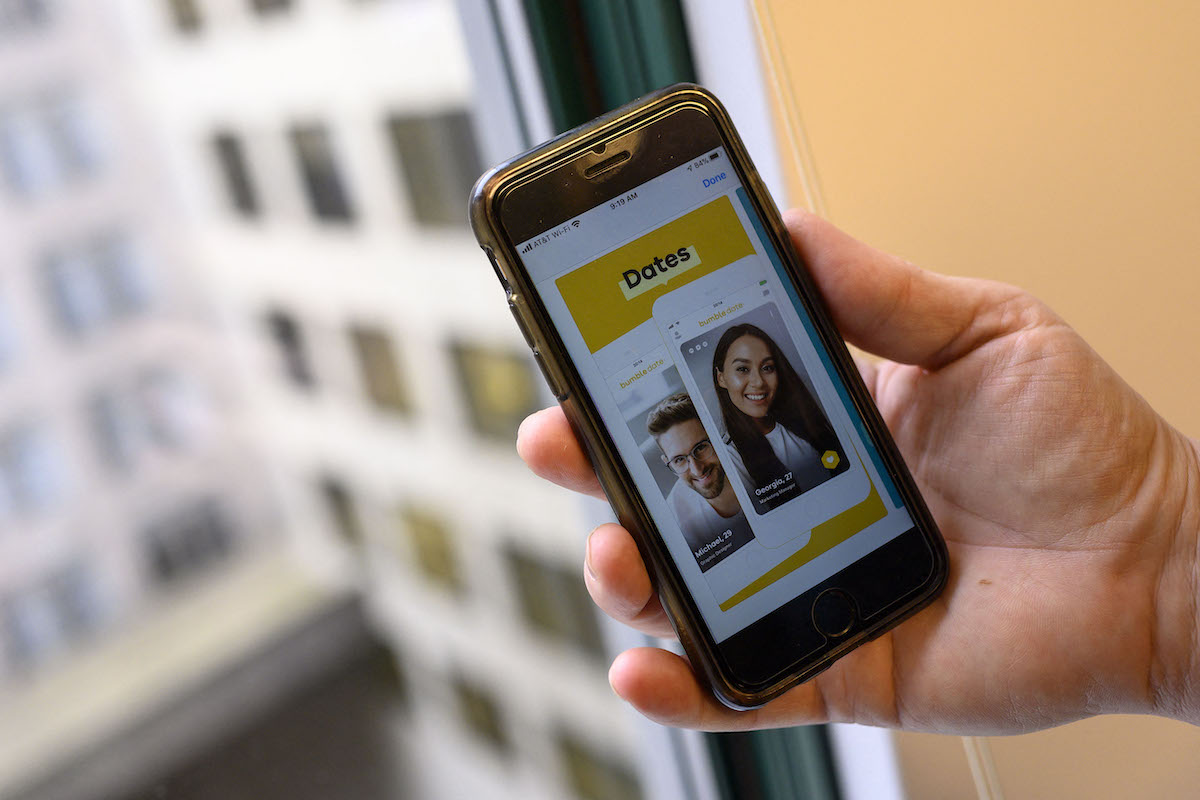 Scammer Stole $300K From 'Girlfriend' He Met on Bumble in Elaborate 'Romance’ Scheme