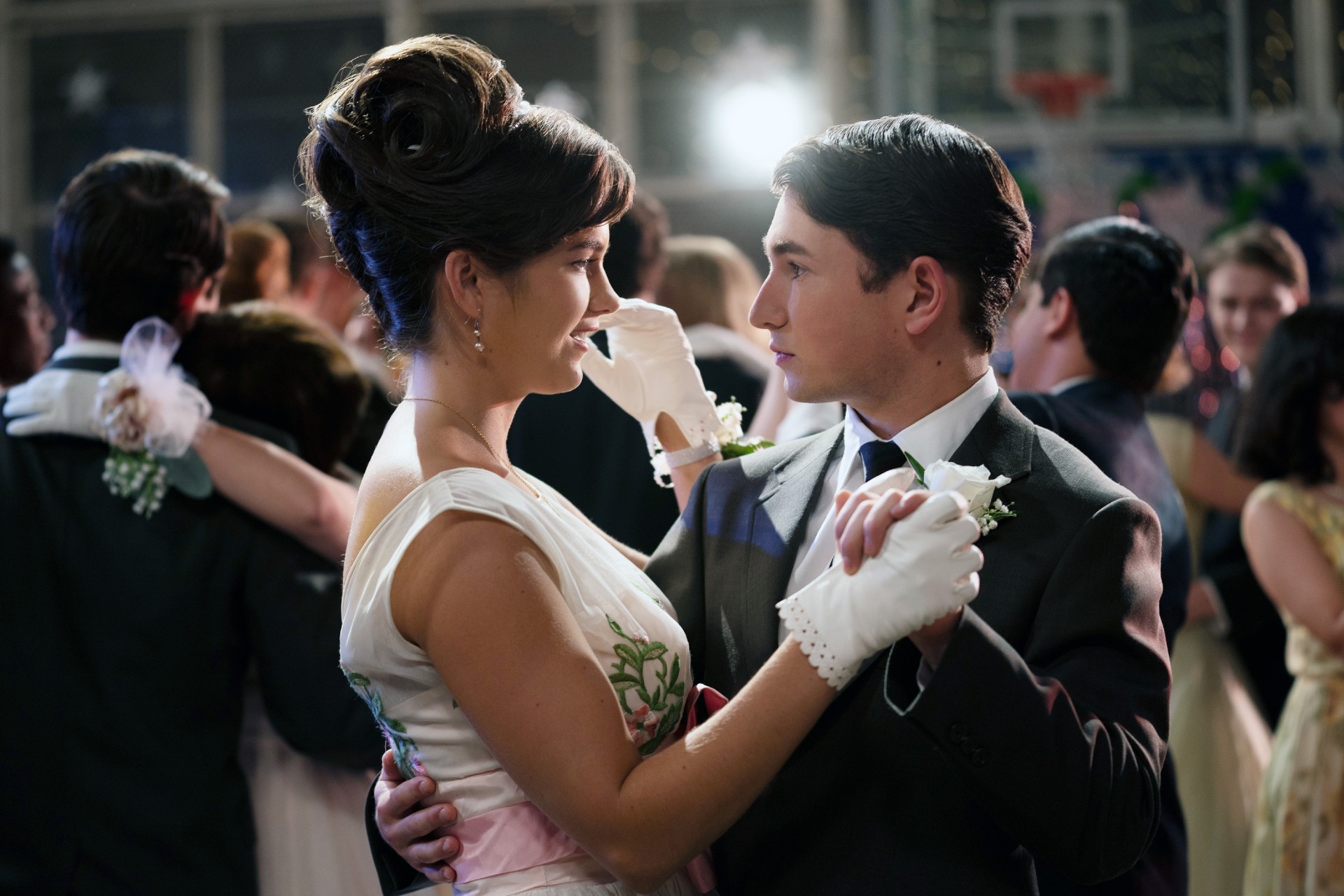 Chloe East and Gabriel LaBelle in The Fabelmans