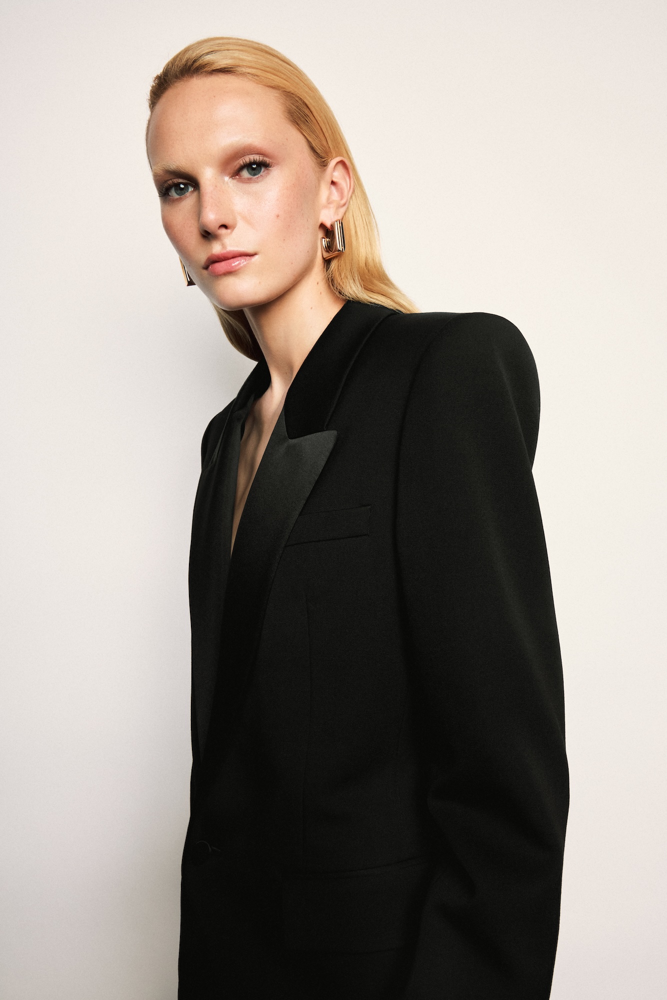 ALEX-CONSANI-FOR-YSL-BEAUTY-HOT-STUFF