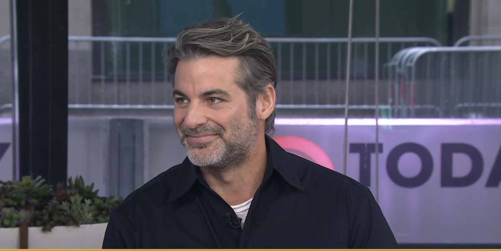 Jim Curtis Blushes Over Jennifer Aniston