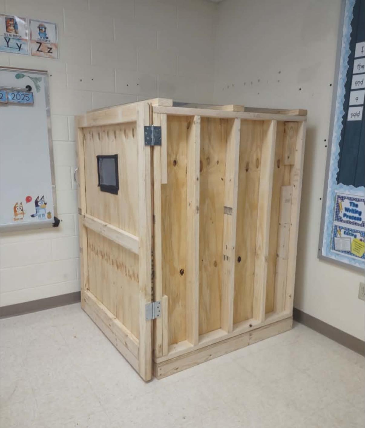 School-Put-Non-Verbal-Autistic-Child-In-Wooden-Box-New-York-Mom-Excl