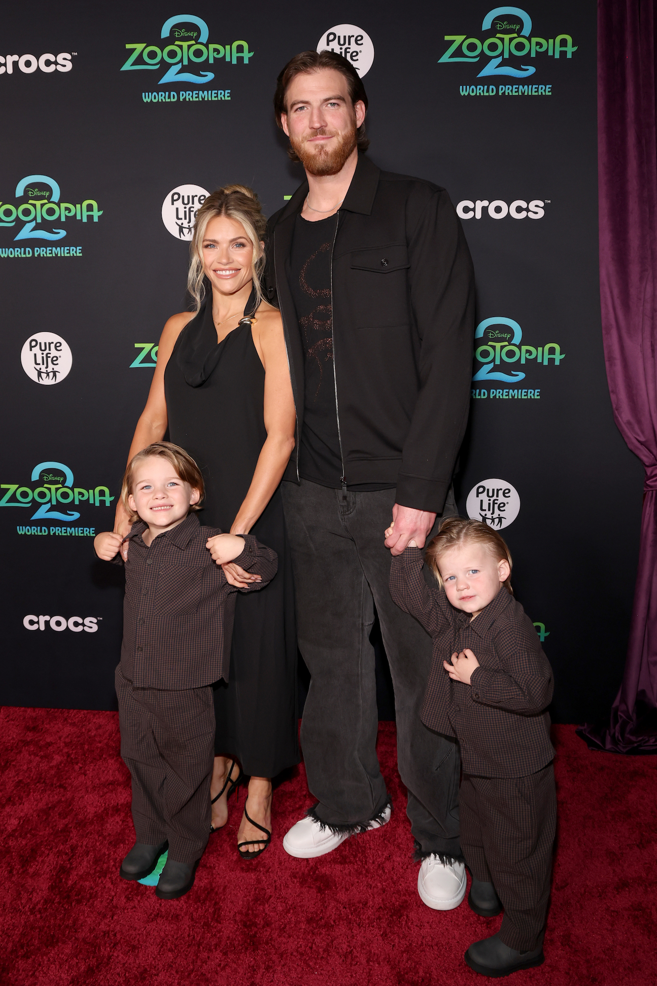 Witney-Carson-Family-GettyImages-2246604495