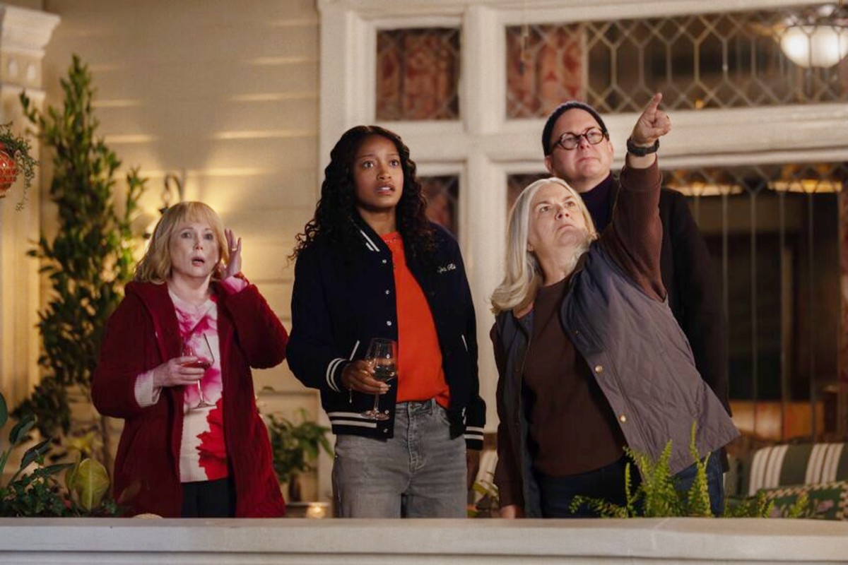 Keke Palmer and the cast of The 'Burbs