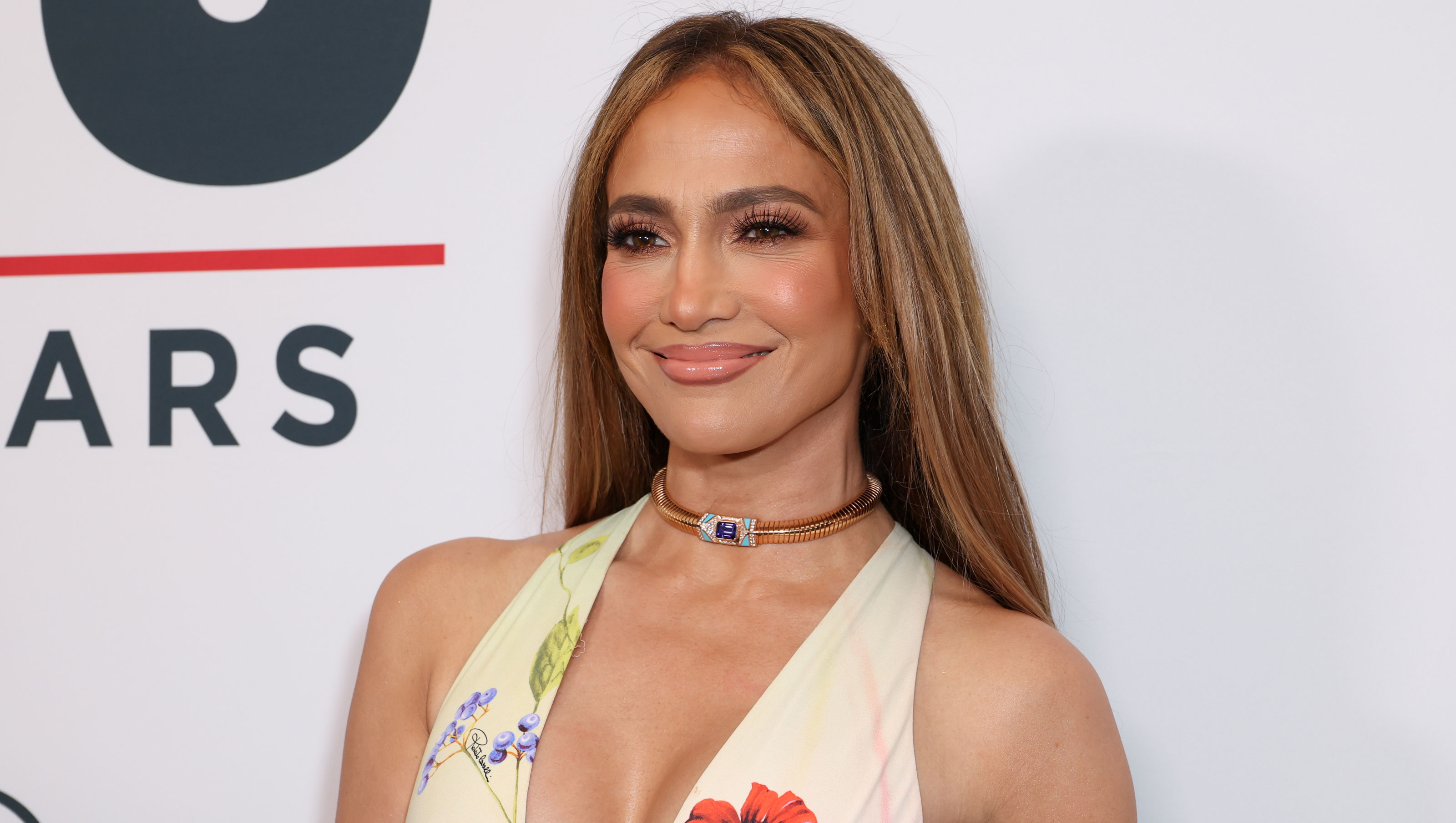Jennifer Lopez at the YES Scholars 25th Anniversary Gala held at the Bel-Air Country Club on September 04, 2025 in Los Angeles, California. (Photo by JC Olivera/Variety via Getty Images)