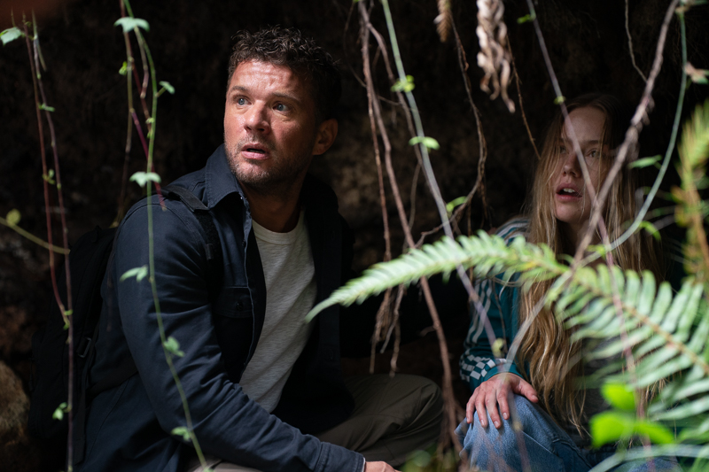 One Mile - Ryan Phillippe Details the 'Challenge' of Raising 2 Teenage Daughters