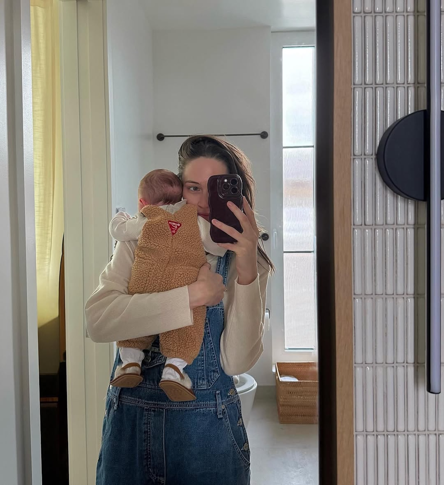 Elsie Hewitt ‘Twins’ With Daughter Scottie in Overalls After Opening Up About ‘Shame’ From Using Formula