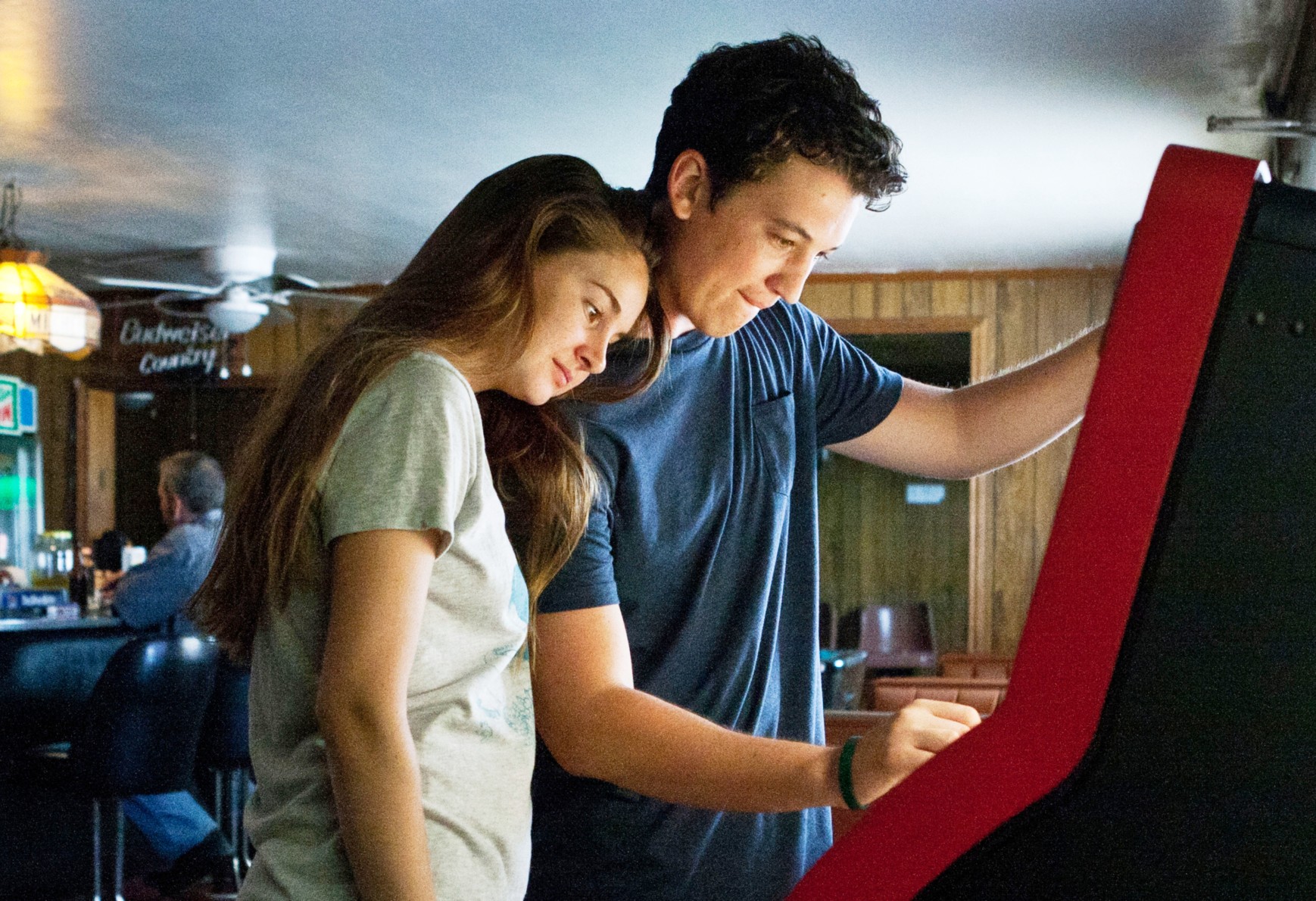 Shailene Woodley and Miles Teller in The Spectacular Now