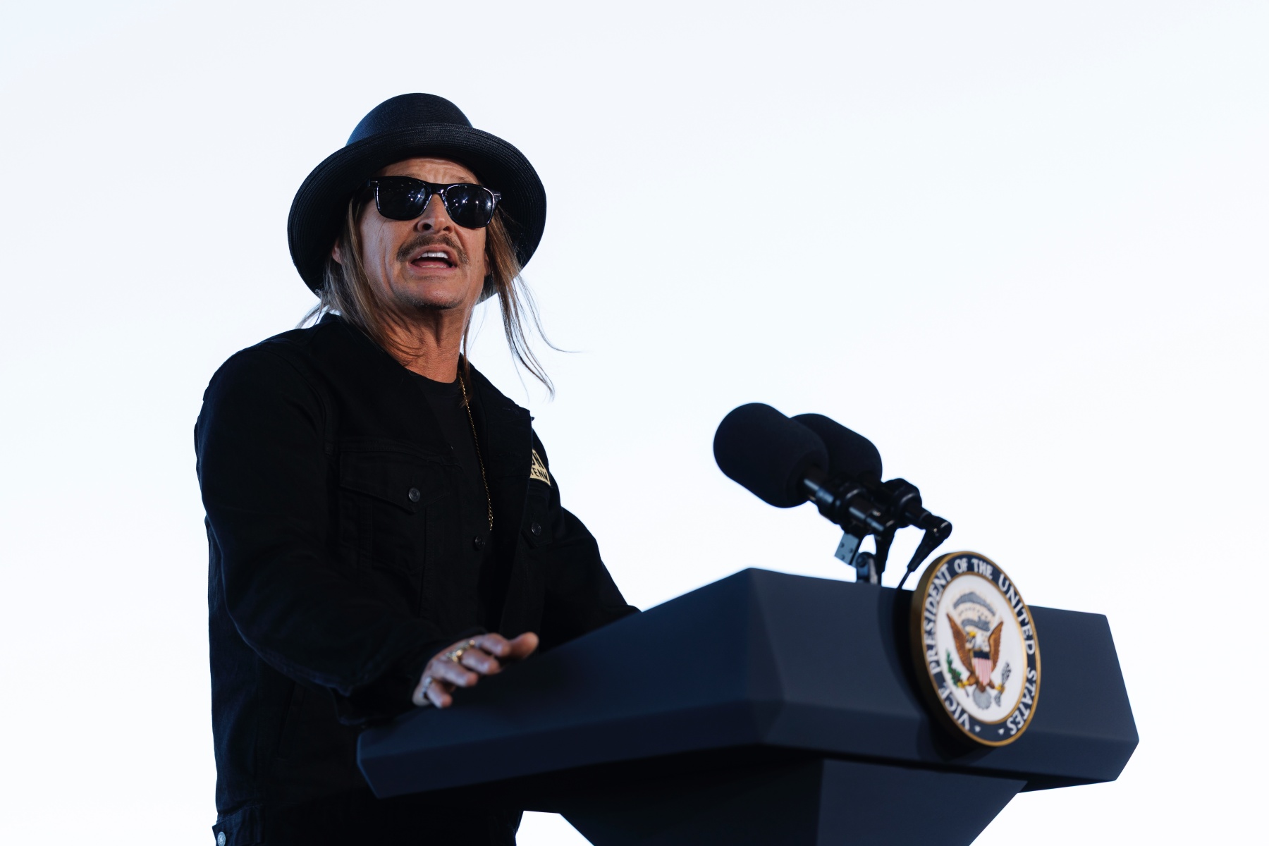 Kid Rock Sparks Military Investigation After Helicopters Stunt Near His Tennessee Home