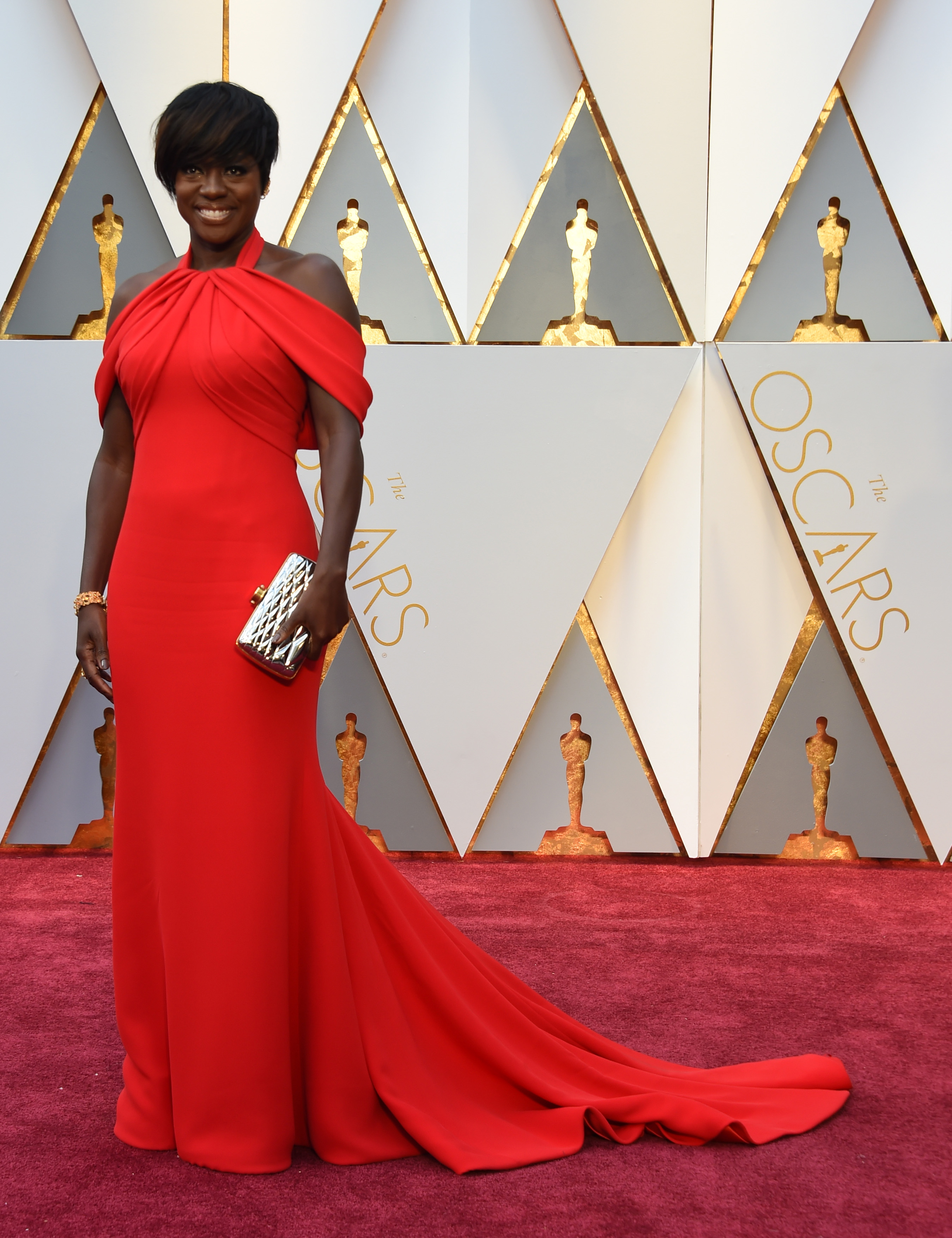 Viola Davis Reveals She Wore Platform Sneakers Under Her Dress for Extra Height at the 2017 Oscars