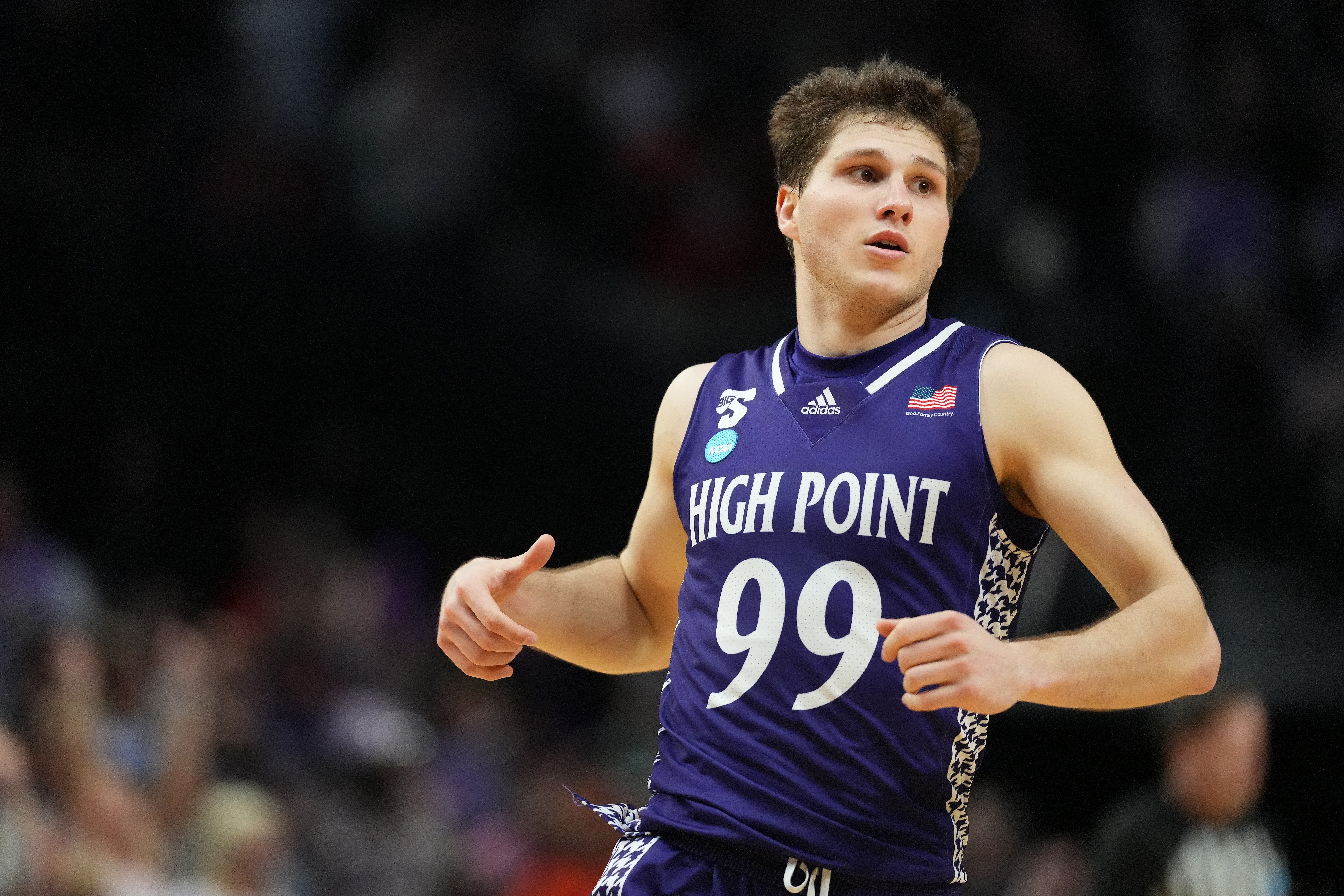 2267427084 How Many Perfect Brackets Are Left in March Madness After a Chaotic First Round?