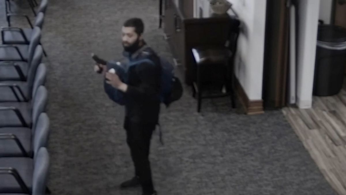 A man with a gun is seen in a Texas synagogue during a hostage situation