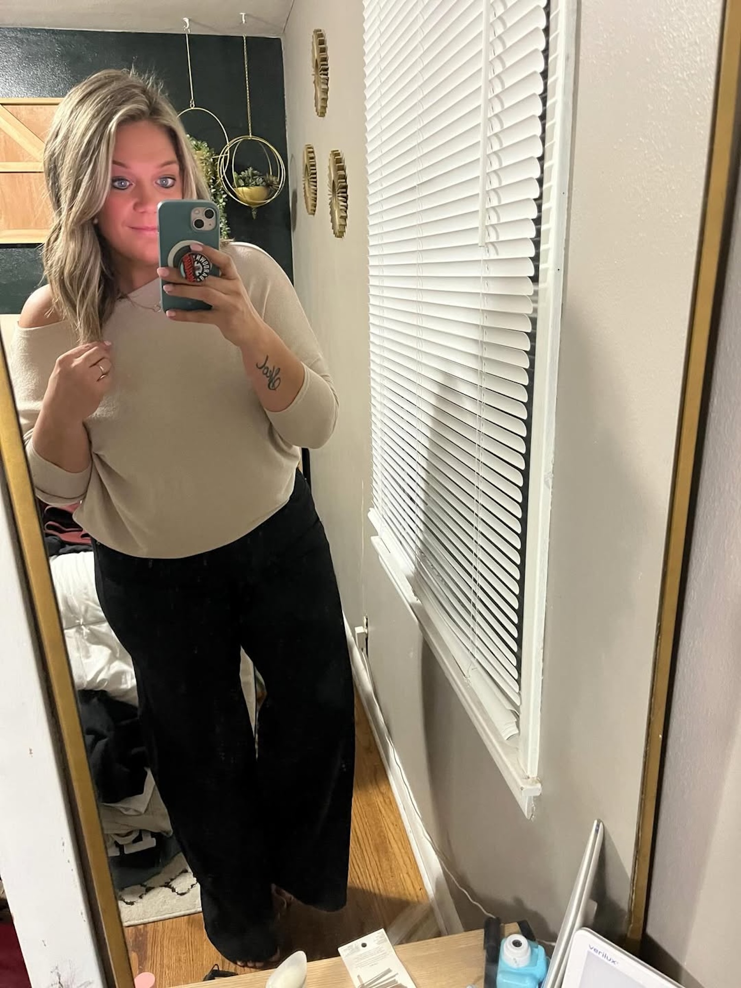 NHL Reporter Jessi Pierce and Her 3 Children Killed in Minnesota House Fire: Everything to Know