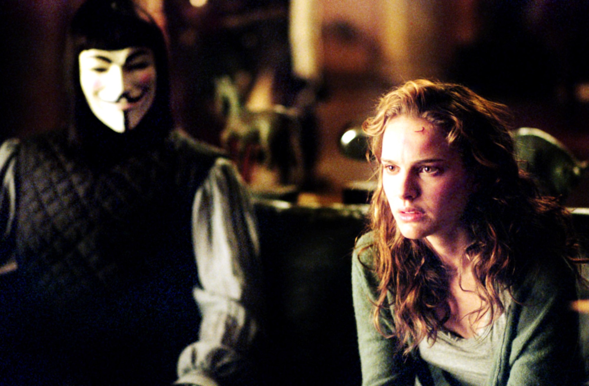 Hugo Weaving and Natalie Portman in V for Vendetta