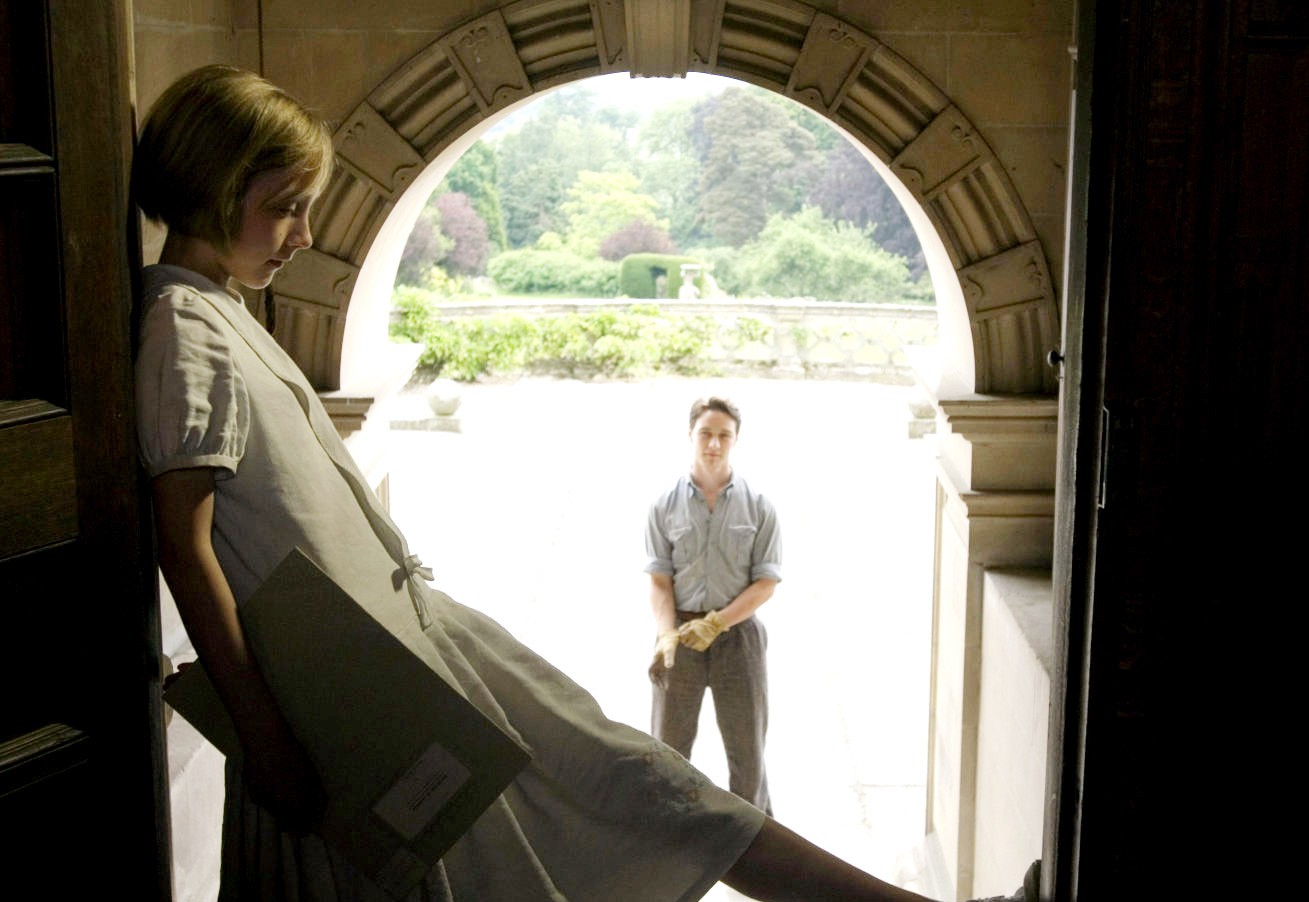 Saoirse Ronan and James McAvoy in Atonement