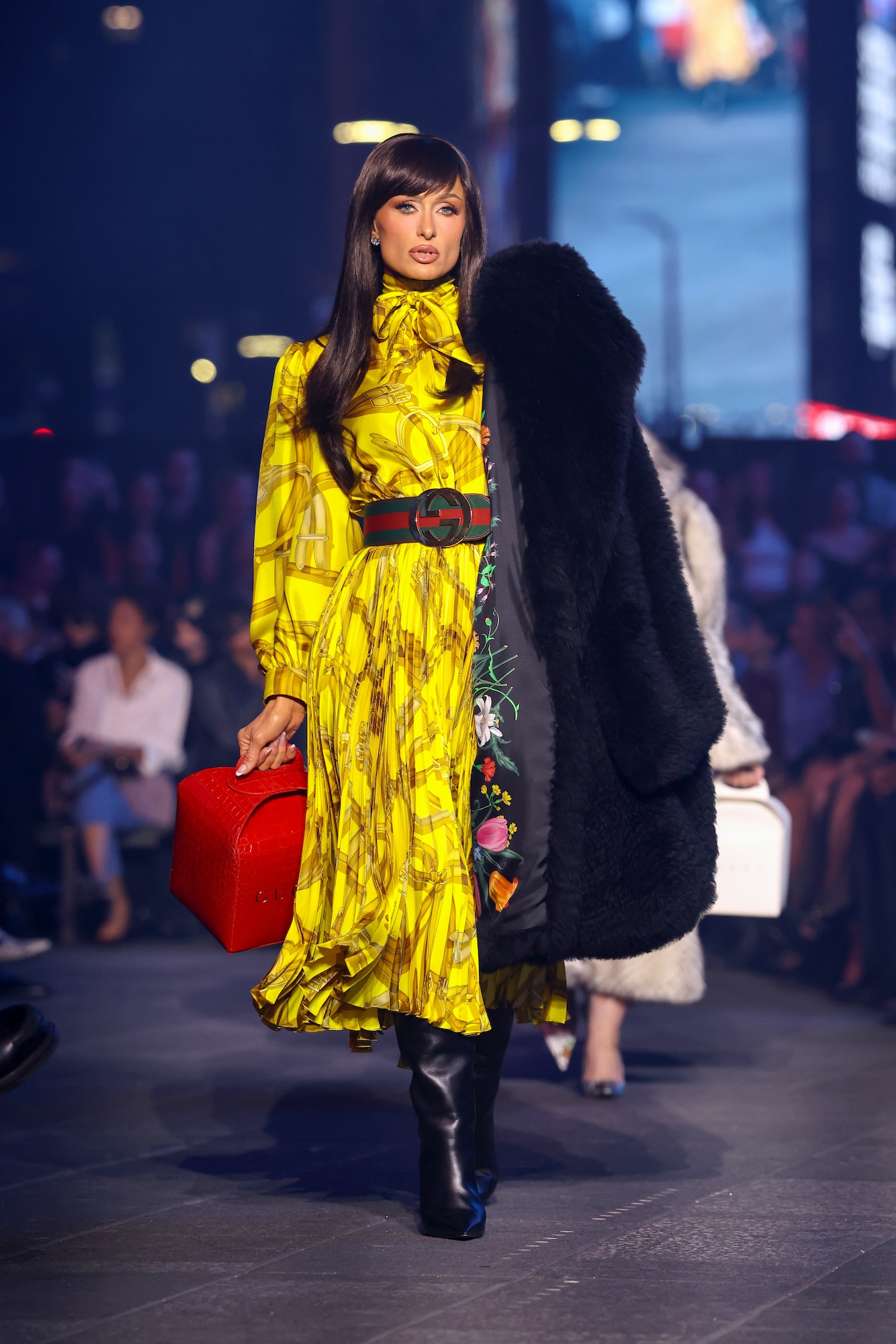 Paris Hilton Is Unrecognizable With Brunette Bangs on Gucci Runway