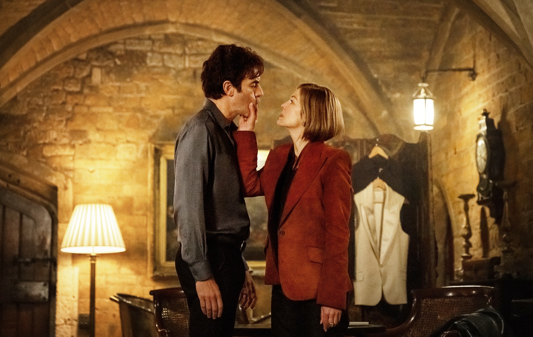Sacha Baron Cohen as Damien and Rosamund Pike as Alex in Ladies First