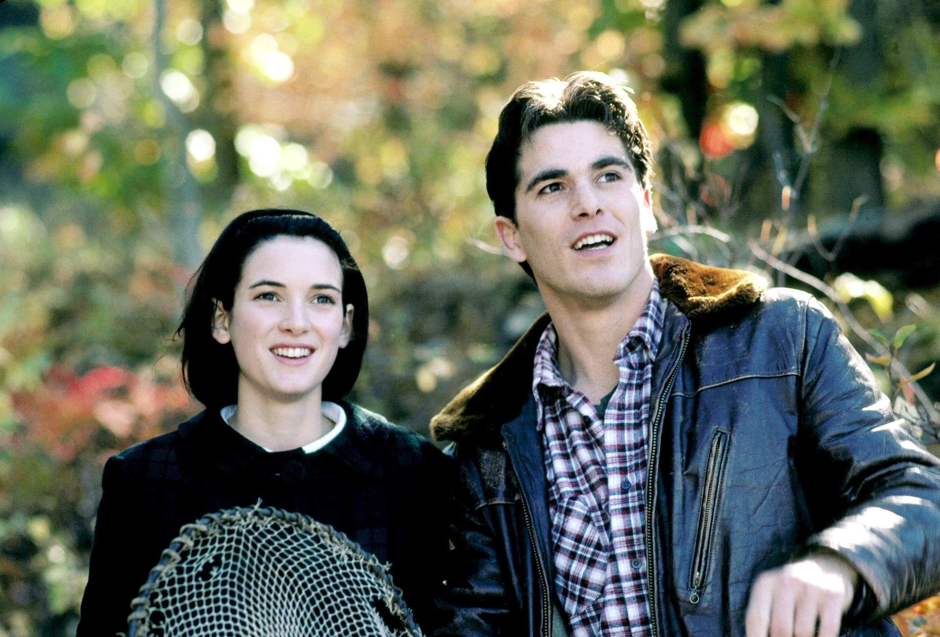Winona Ryder and Michael Schoeffling in Mermaids