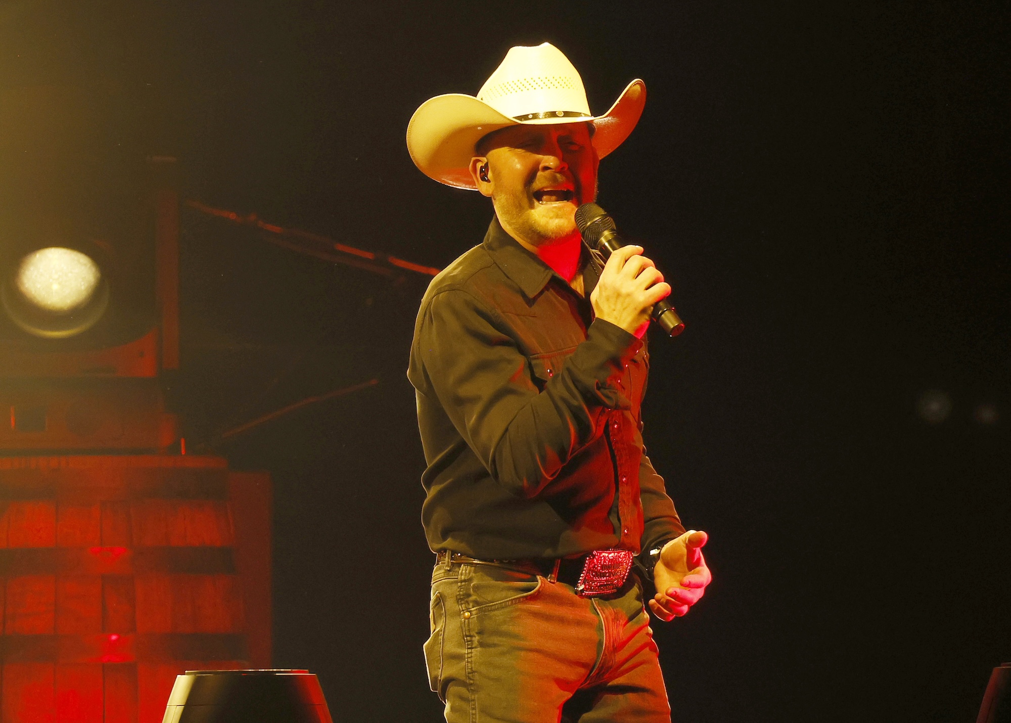 Country Singer Justin Moore Announces Touring Break to ‘Focus on My Health’