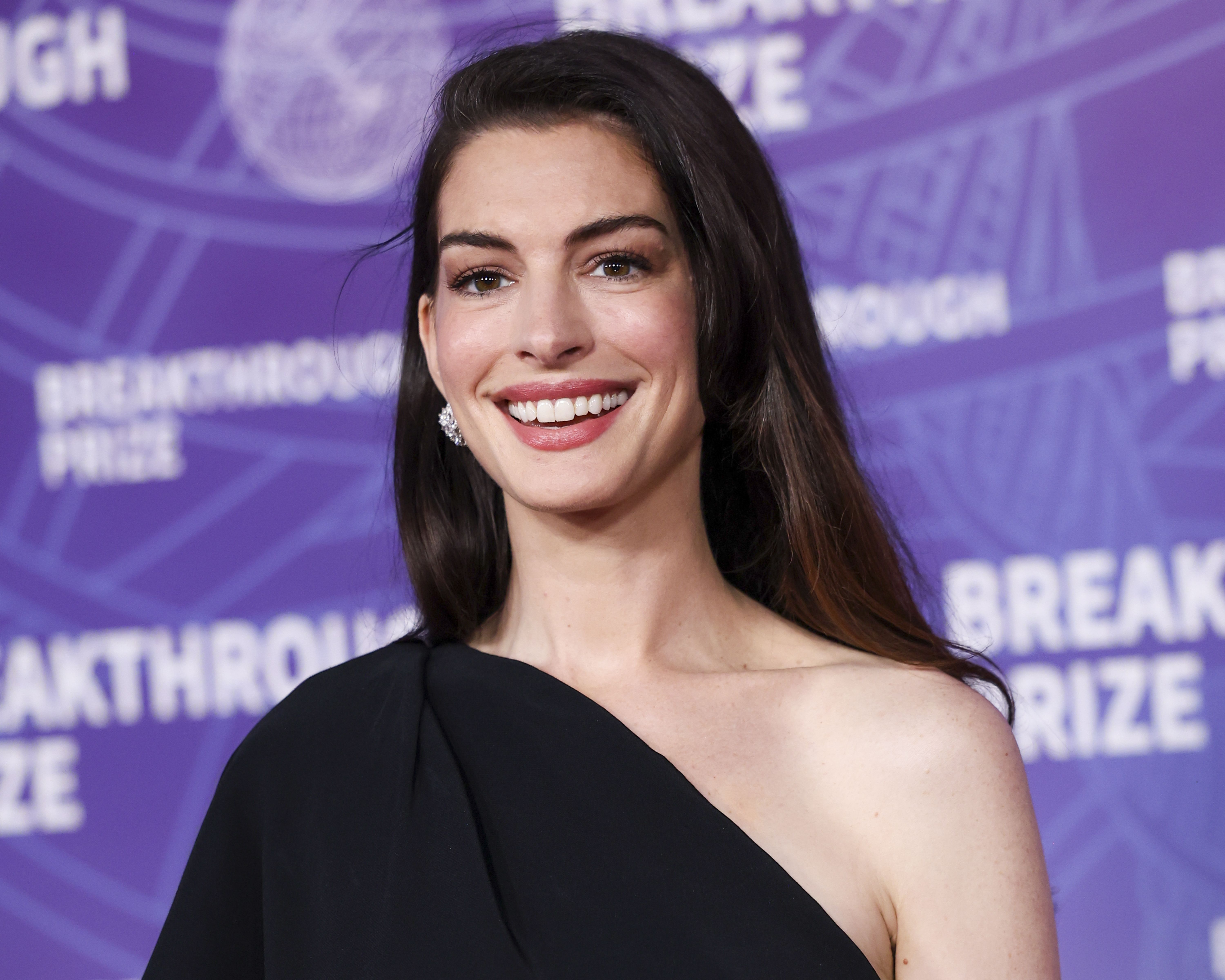 anne hathaway