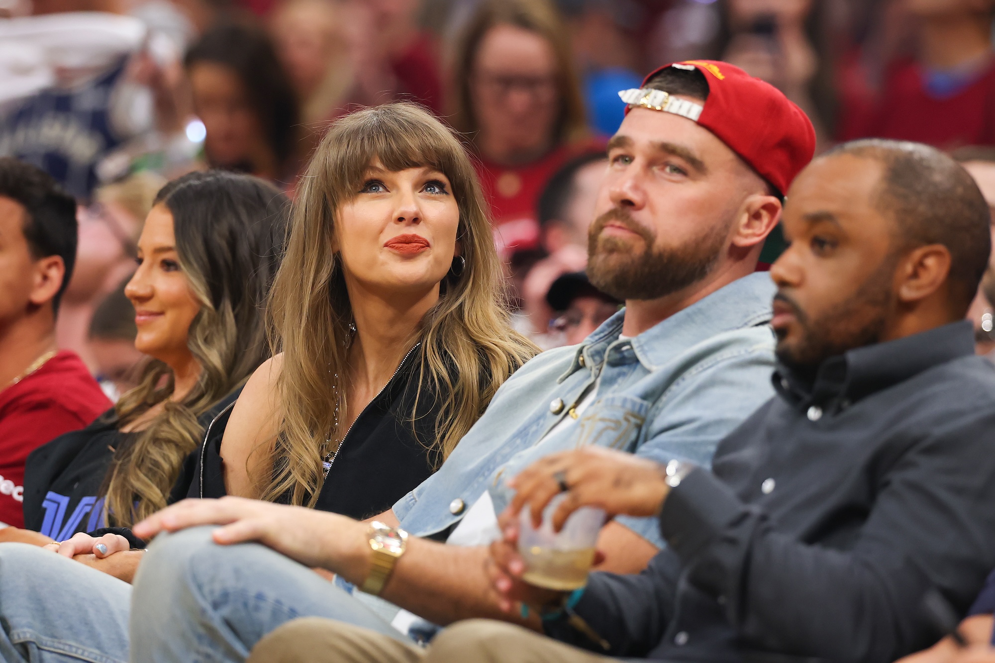 Taylor Swift Courtside Seat Up for Auction
