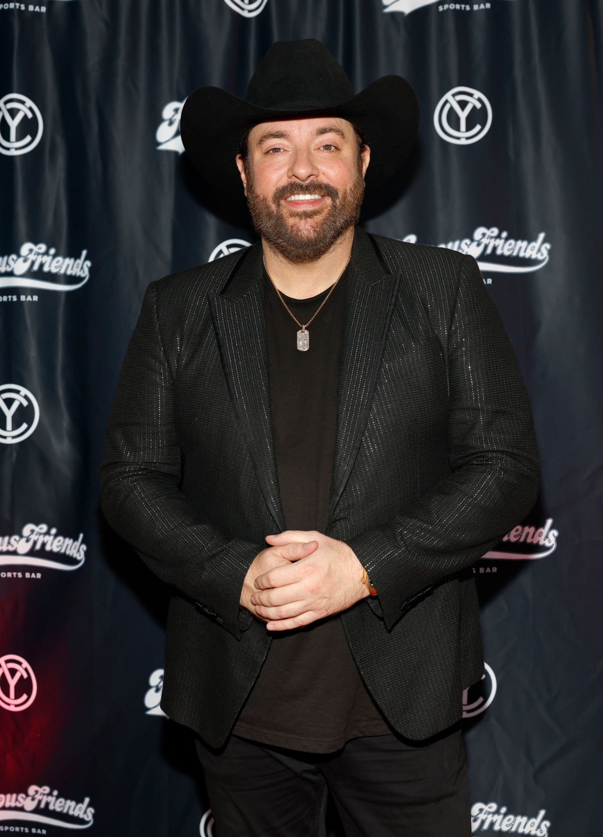 Country Singer Chris Young Is Safe After Plane Suffers Brake Failure