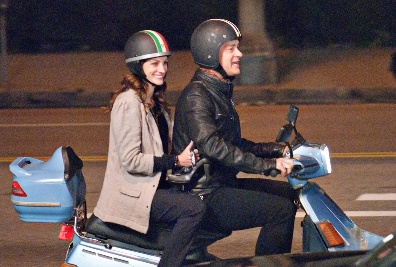 Julia Roberts and Tom Hanks in Larry Crowne