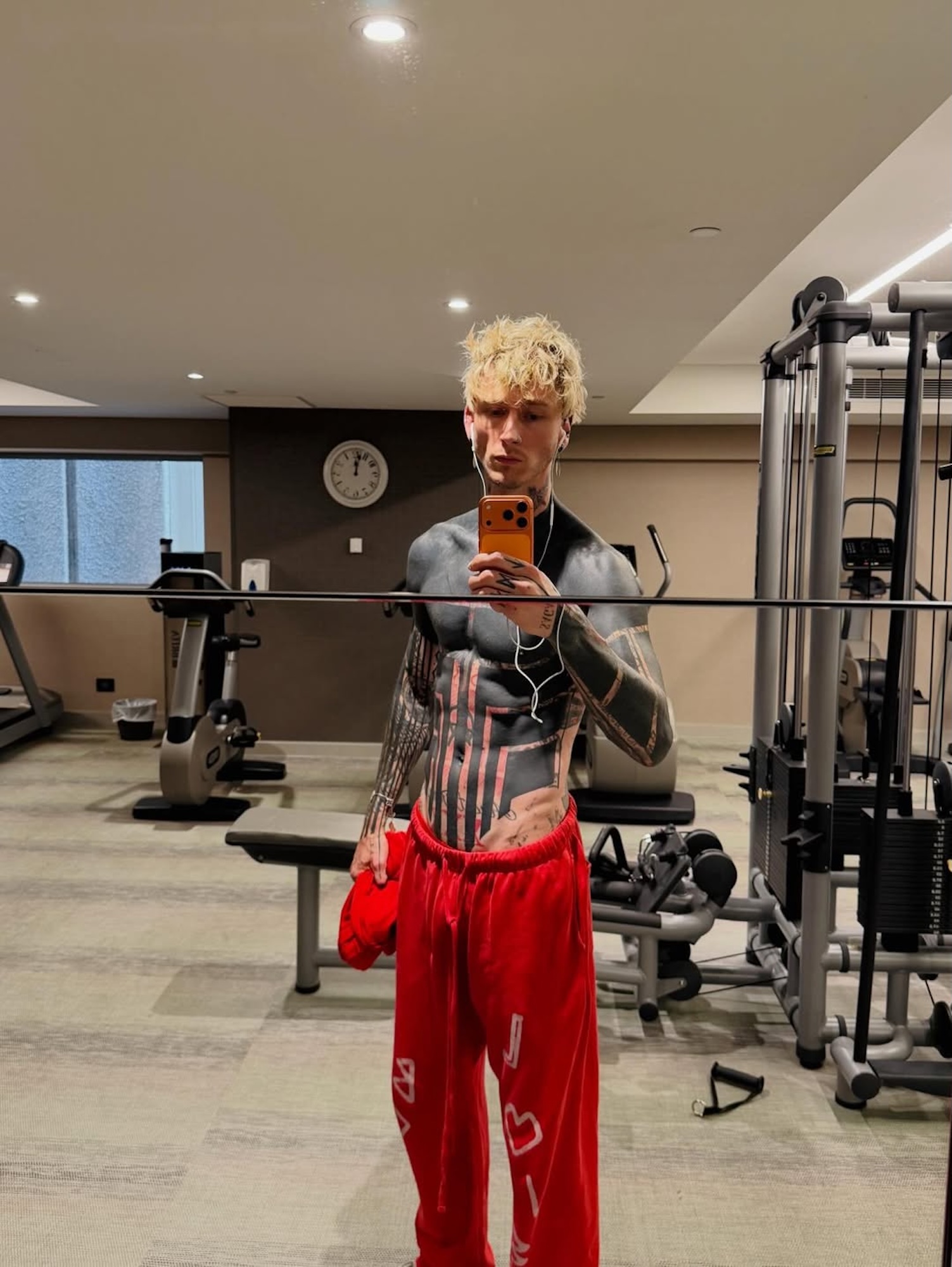 Machine Gun Kelly Says His Skin Turned 'Yellow' After Completing Intense Blackout Tattoo in 2 Months