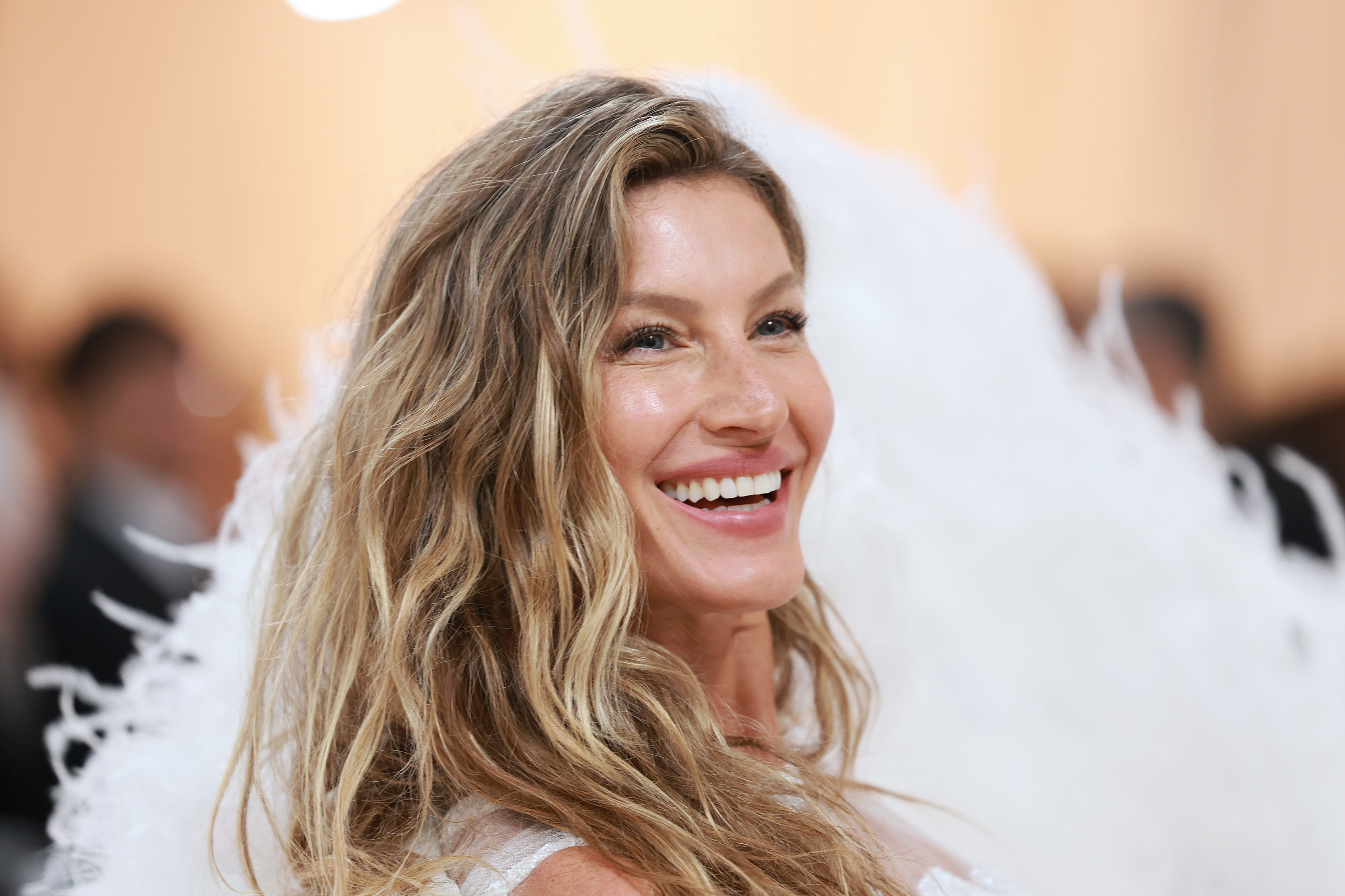 Gisele Bündchen attends The 2023 Met Gala Celebrating "Karl Lagerfeld: A Line Of Beauty" at The Metropolitan Museum of Art on May 01, 2023 in New York City.