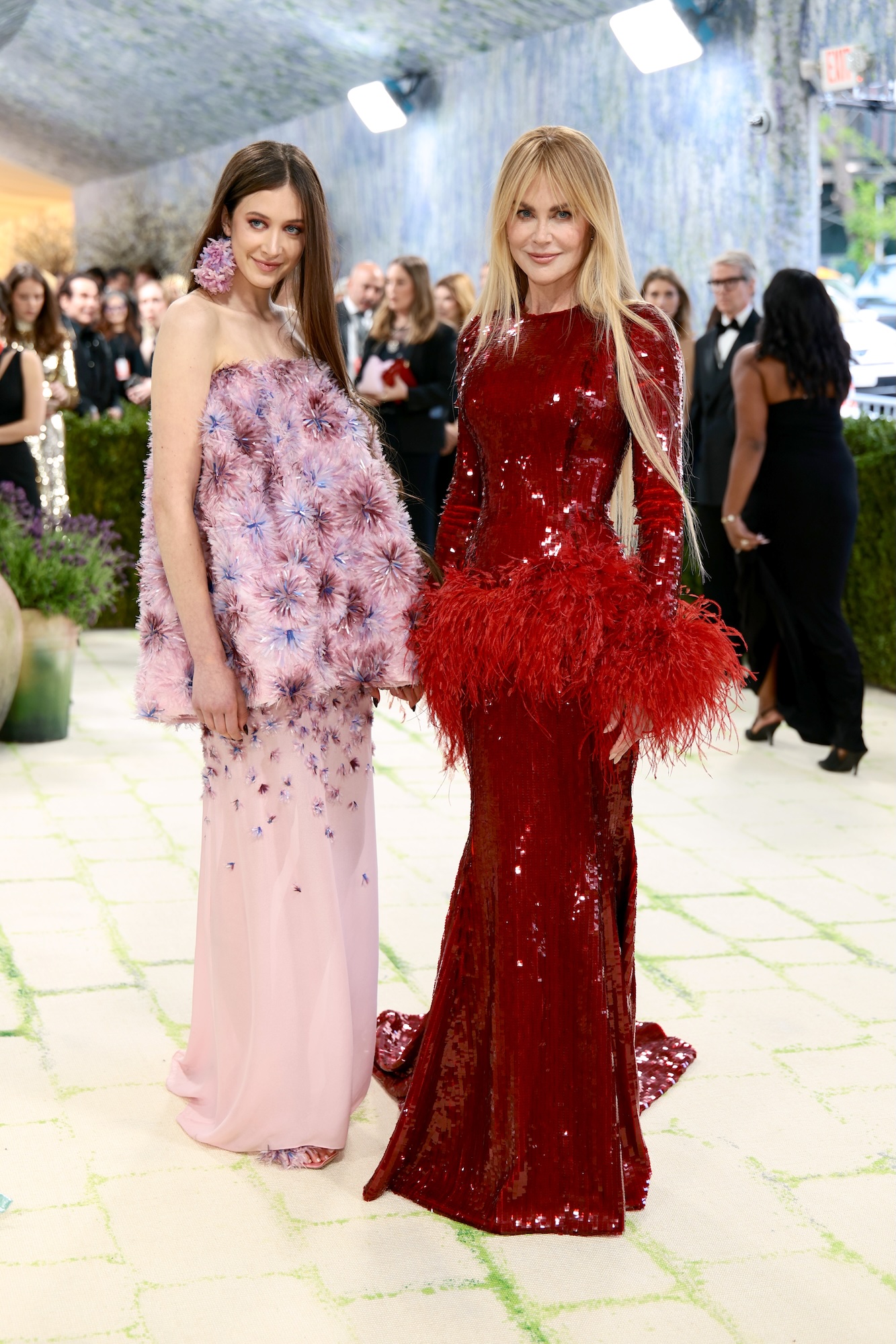 Nicole Kidman’s Daughter Sunday Rose Struts in Dior Show