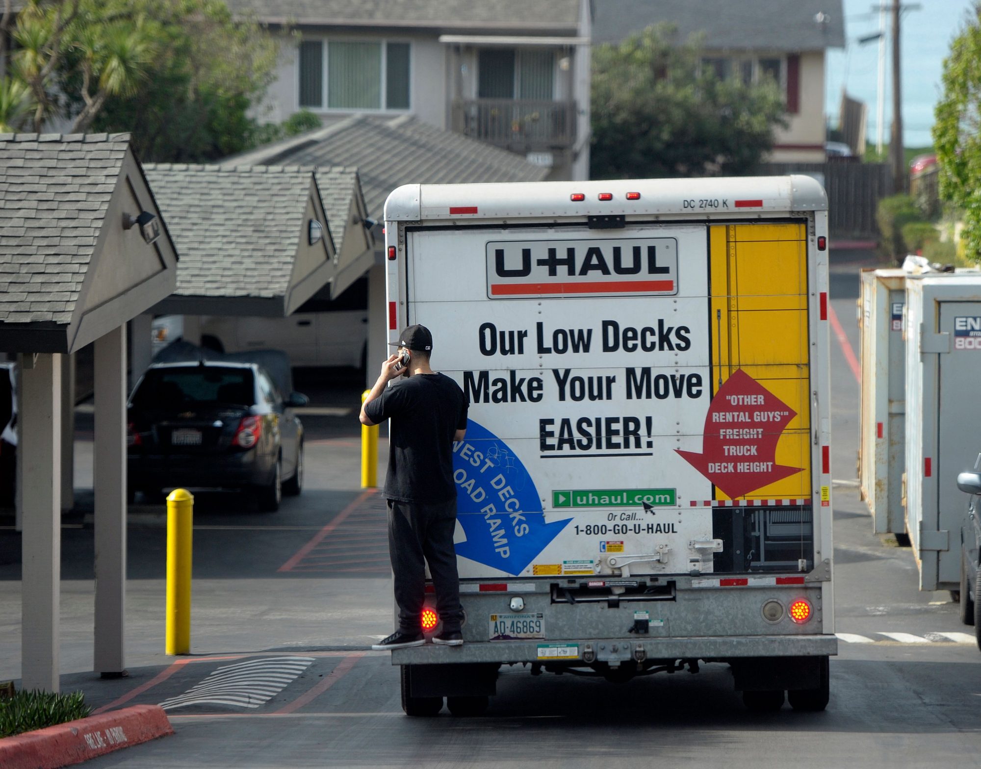 GettyImages-506976140 Moving In Together: Preventing Resentment