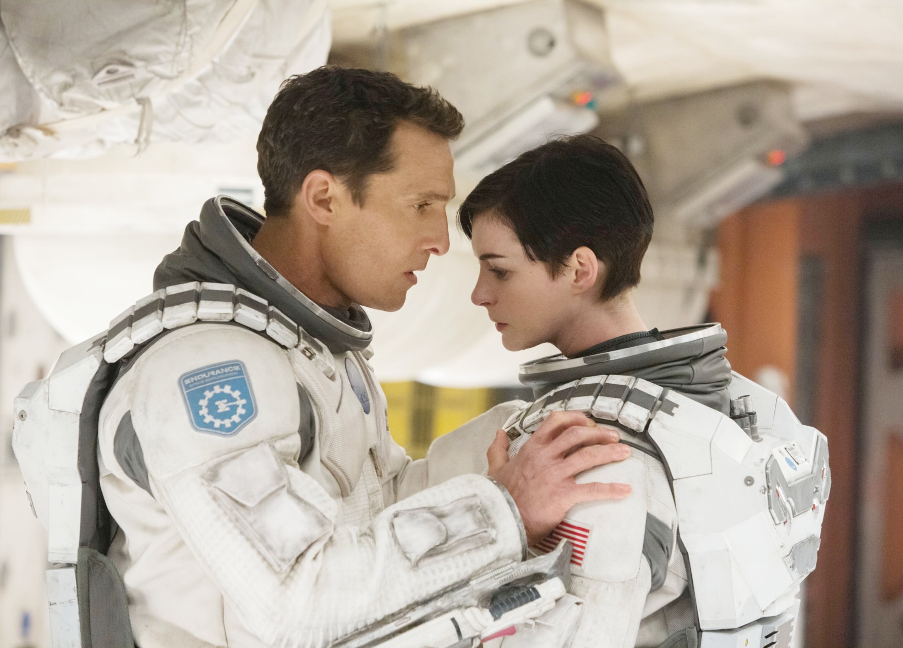 Matthew McConaughey and Anne Hathaway in Interstellar