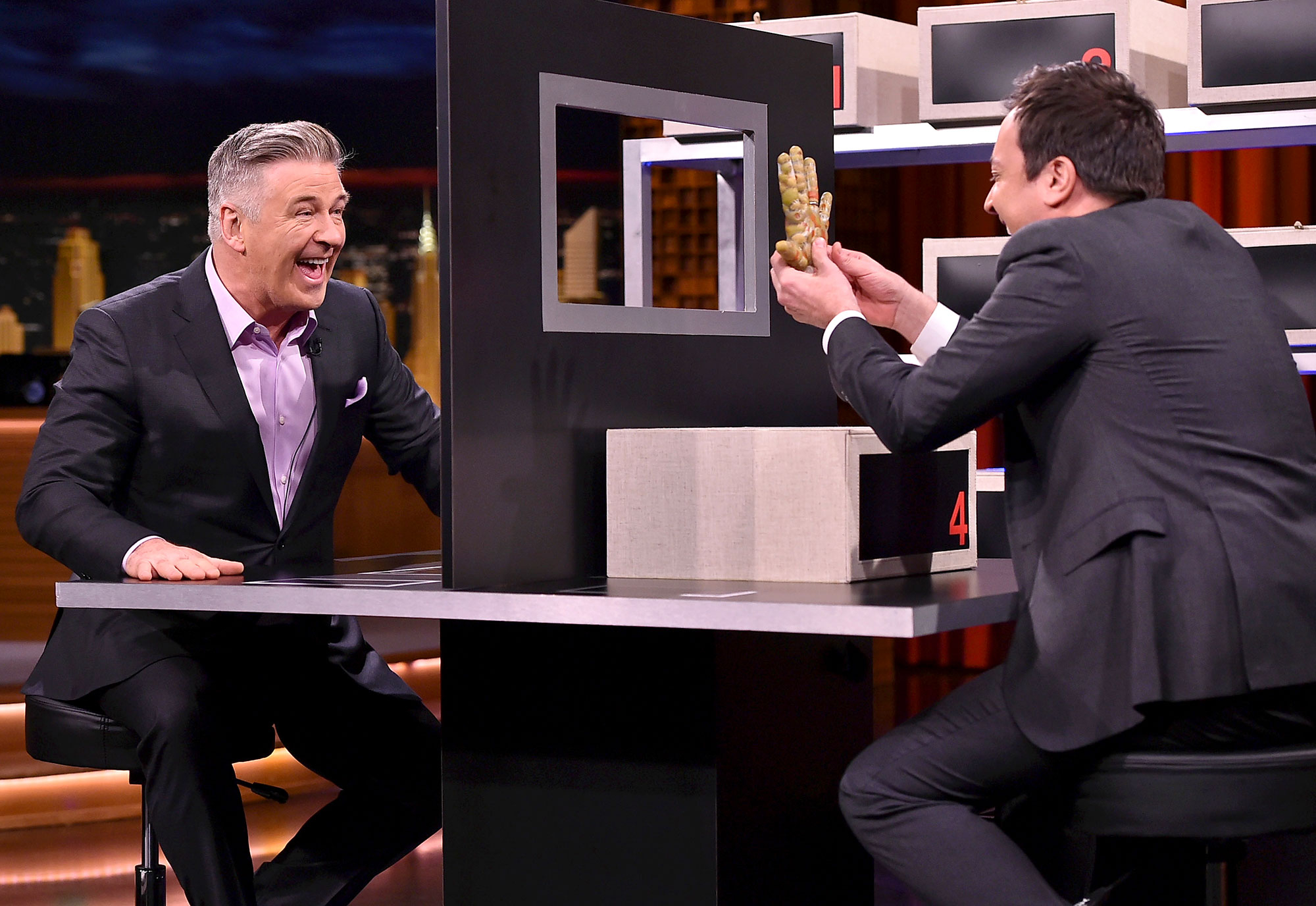 Alec baldwin aaccbb17 f320 45af 9287 1afbb3651e53
