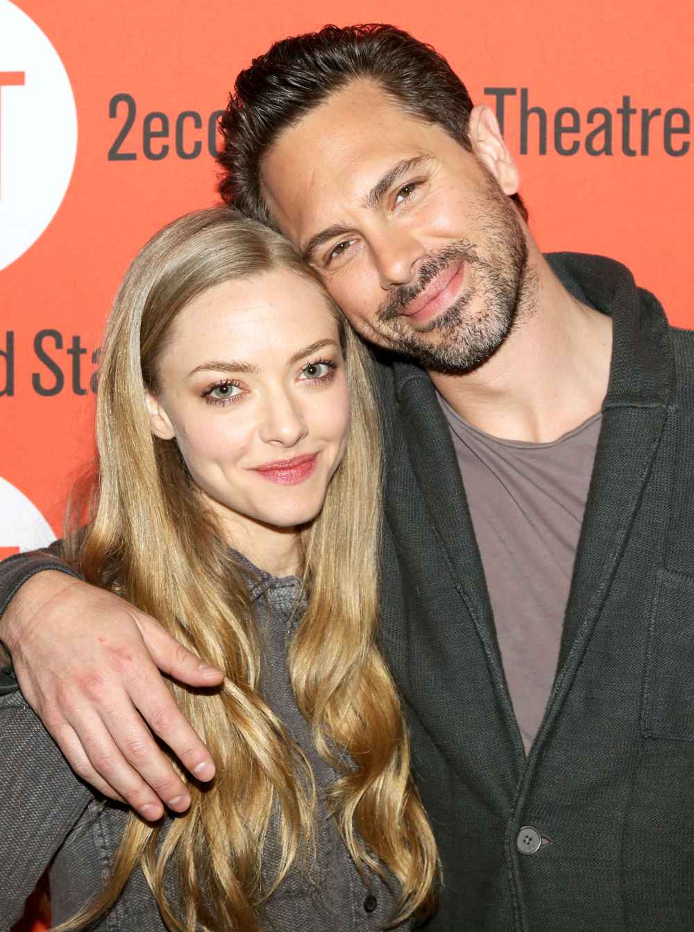 Amanda Seyfried and Thomas Sadoski