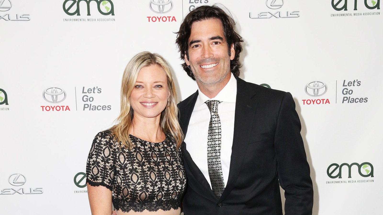 Amy Smart and Carter Oosterhouse