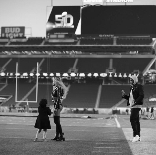 Beyonce and Blue Ivy at the Super Bowl rehearsals