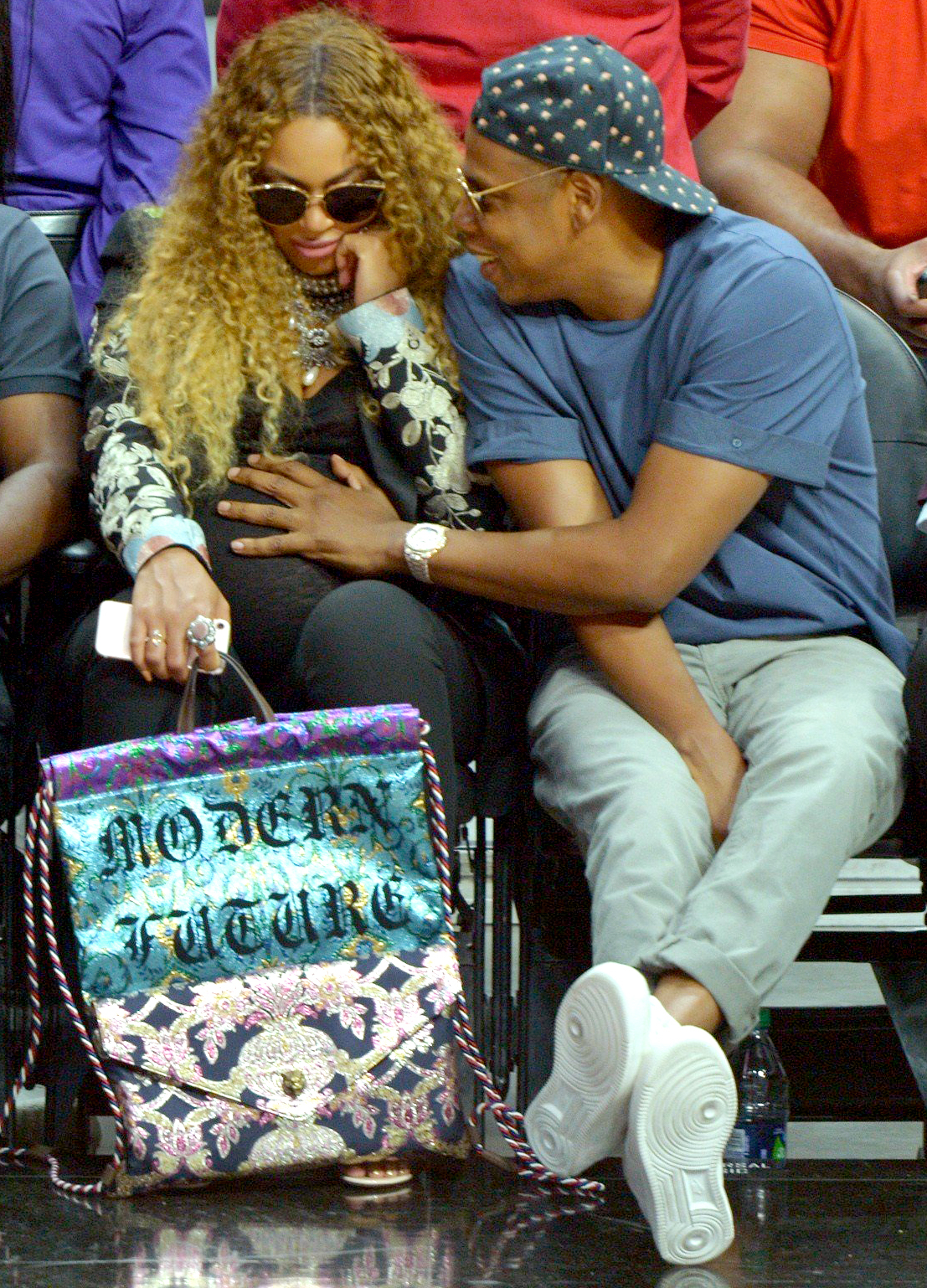 Beyonce jay bump zoom 806b9a34 7d02 4472 acd0 1b802c934183