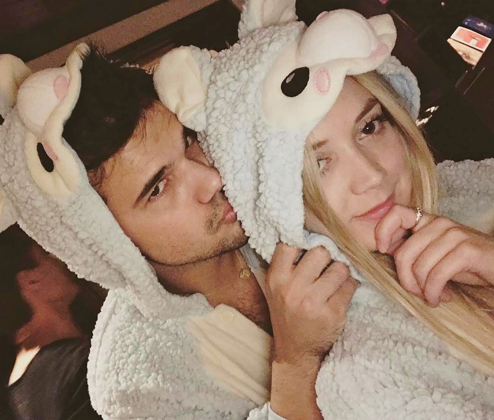 Taylor Lautner and Billie Lourd