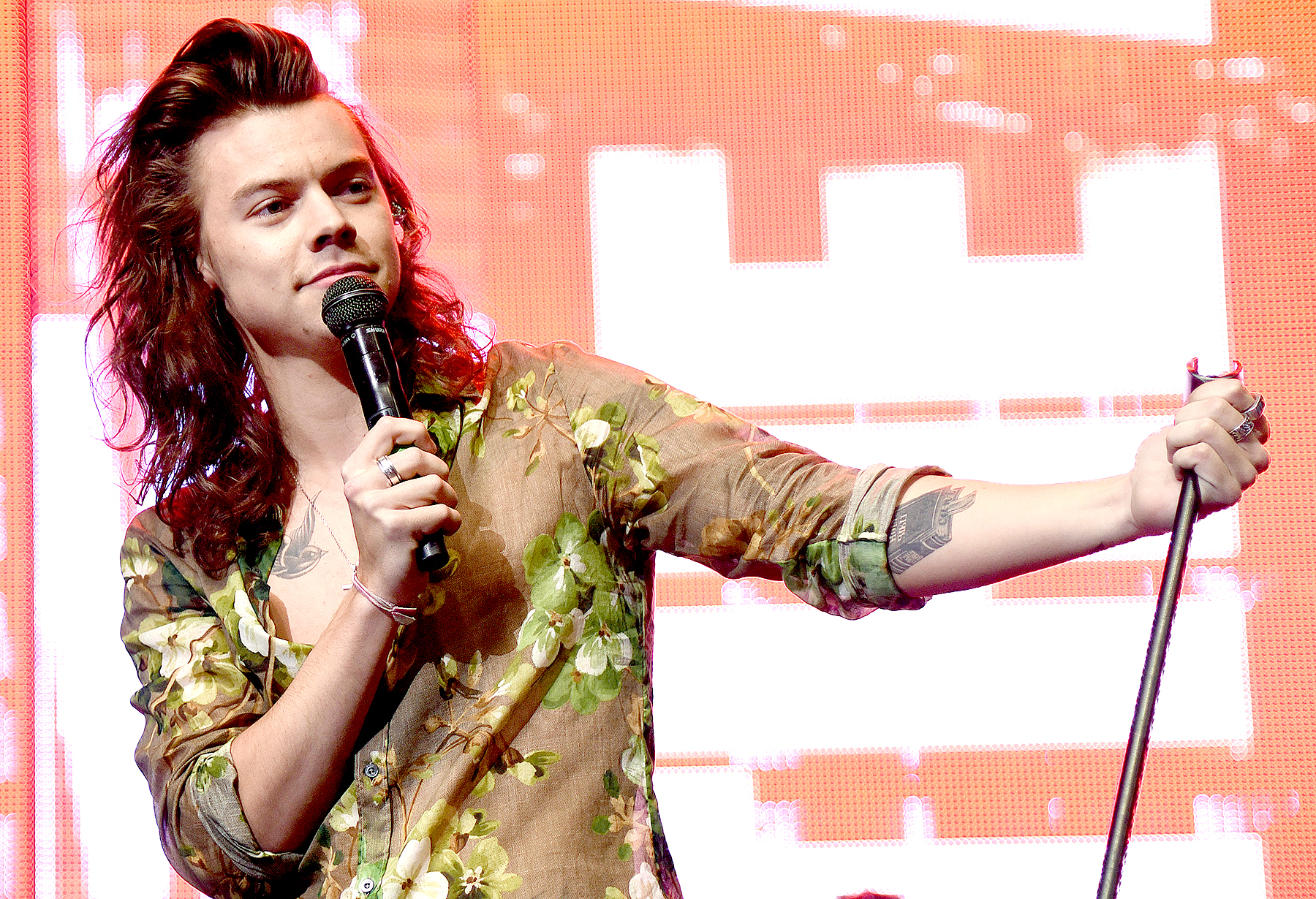 Harry Styles of One Direction performs during the 6th Annual 99.7 NOW! Triple Ho Show at SAP Center on December 2, 2015 in San Jose, California.